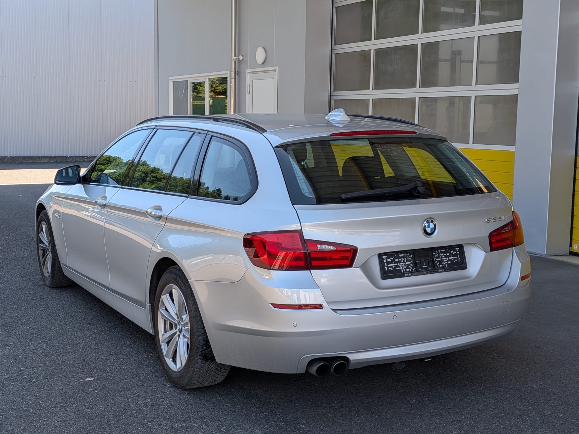 BMW 523i Touring Steptronic-image-3