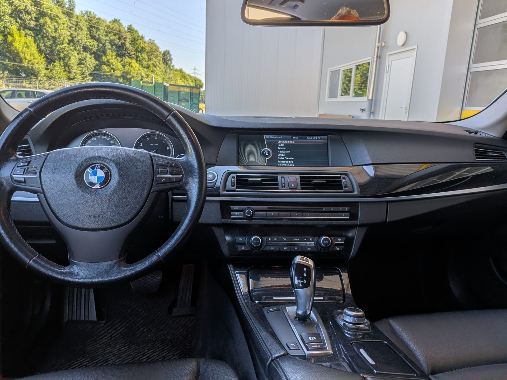 BMW 523i Touring Steptronic-image-7