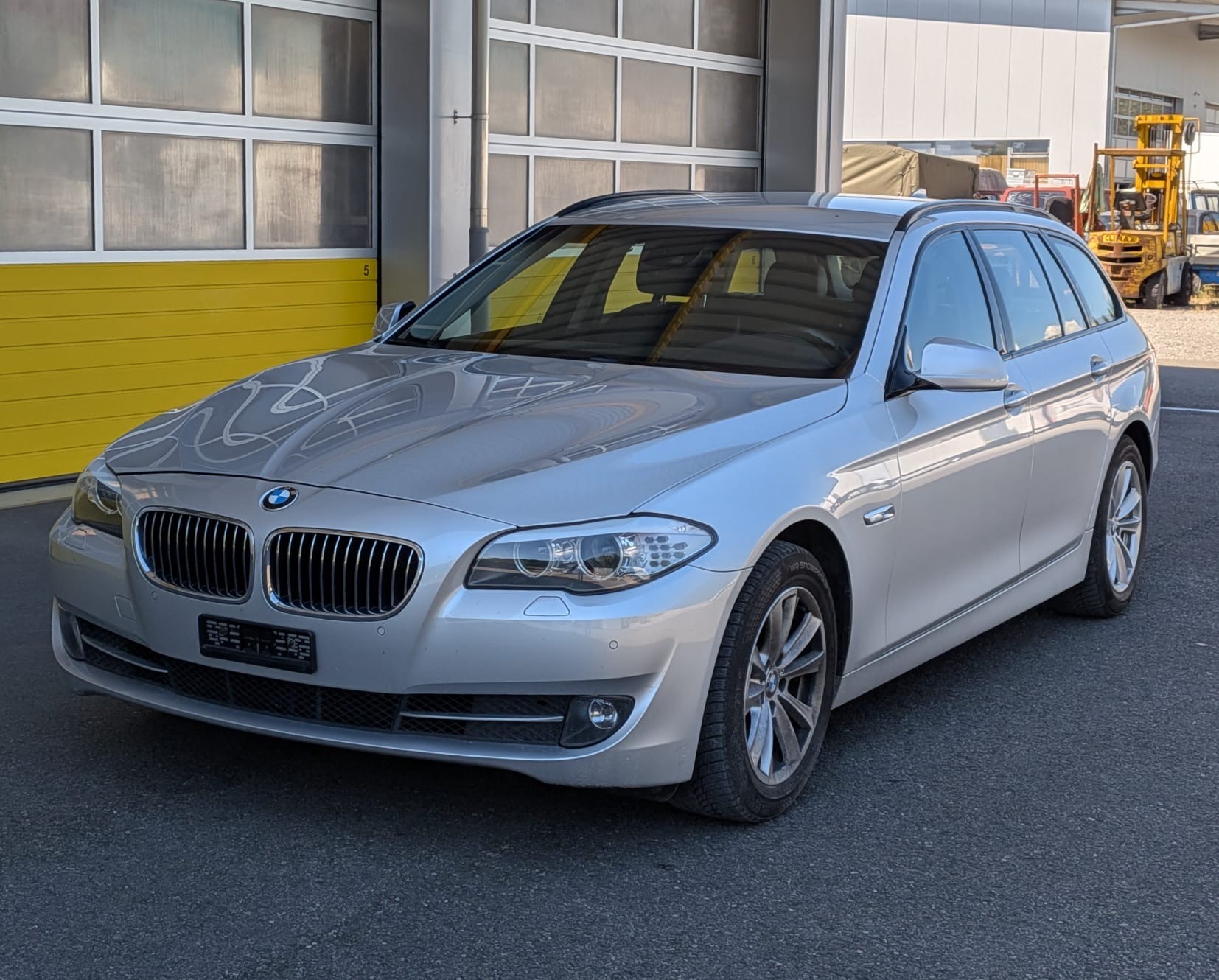 BMW 523i Touring Steptronic-image-2