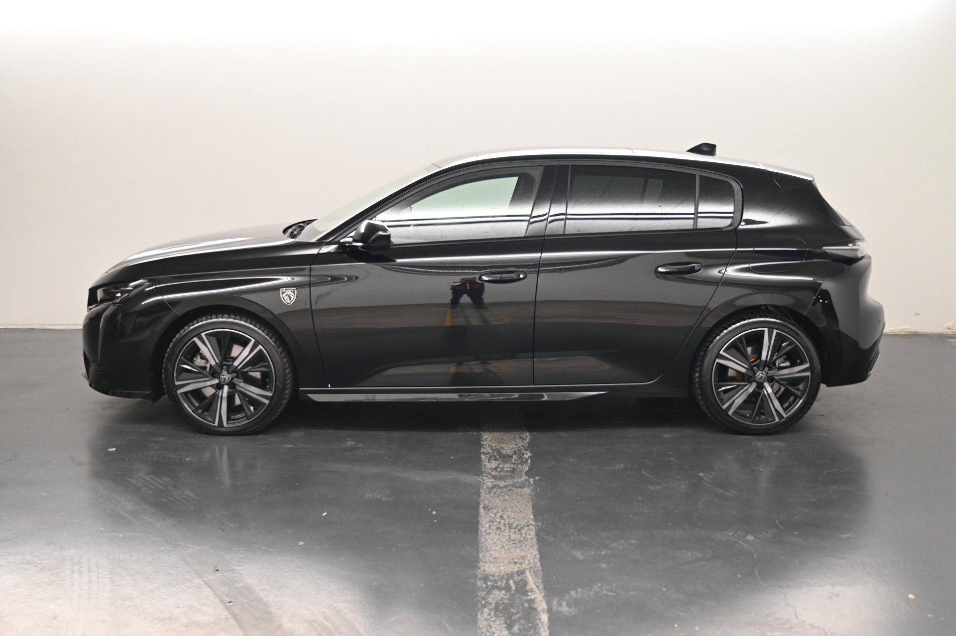 PEUGEOT 308 1.6 PHEV 180 GT-image-3