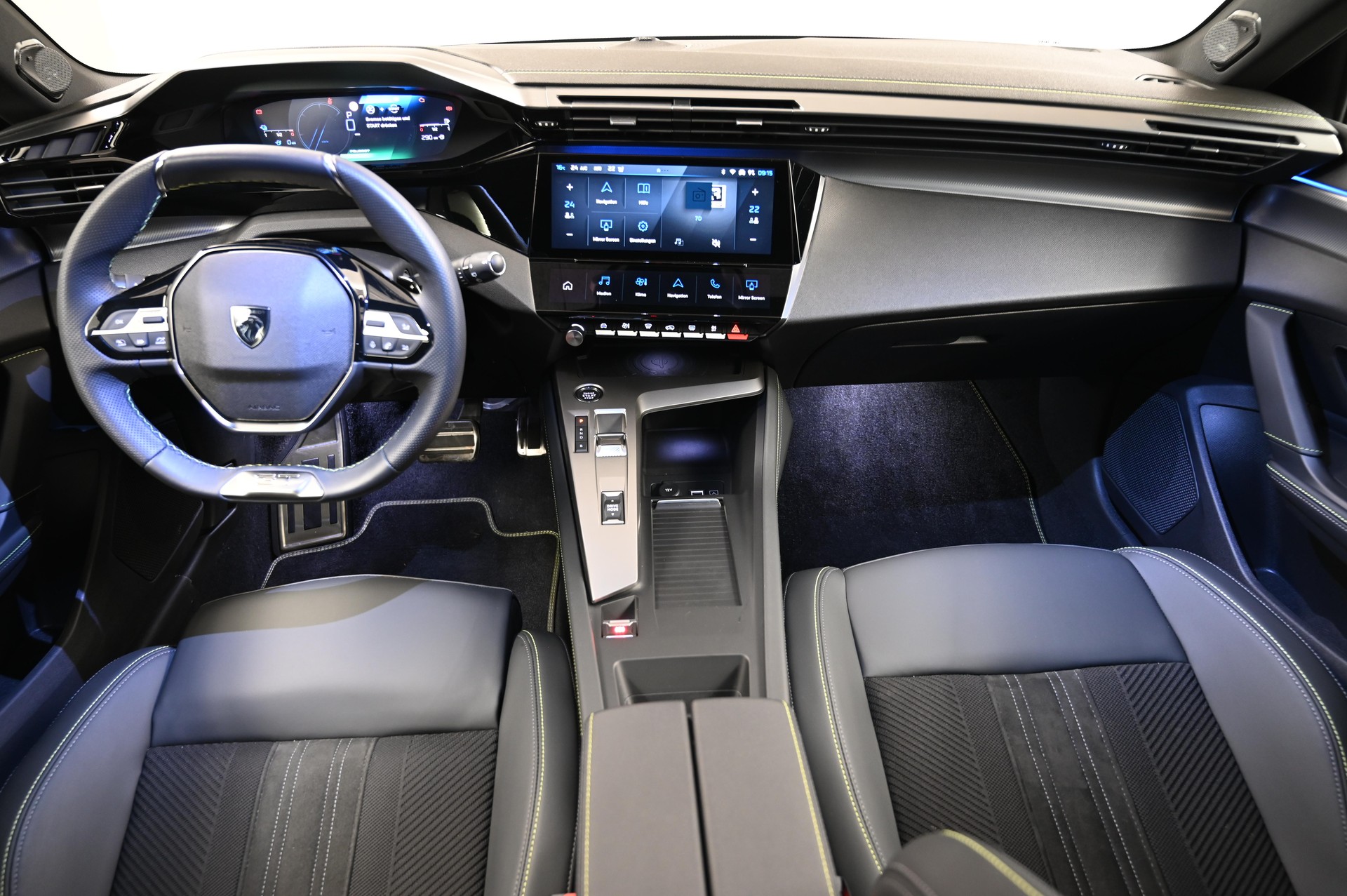 PEUGEOT 308 1.6 PHEV 180 GT-image-8