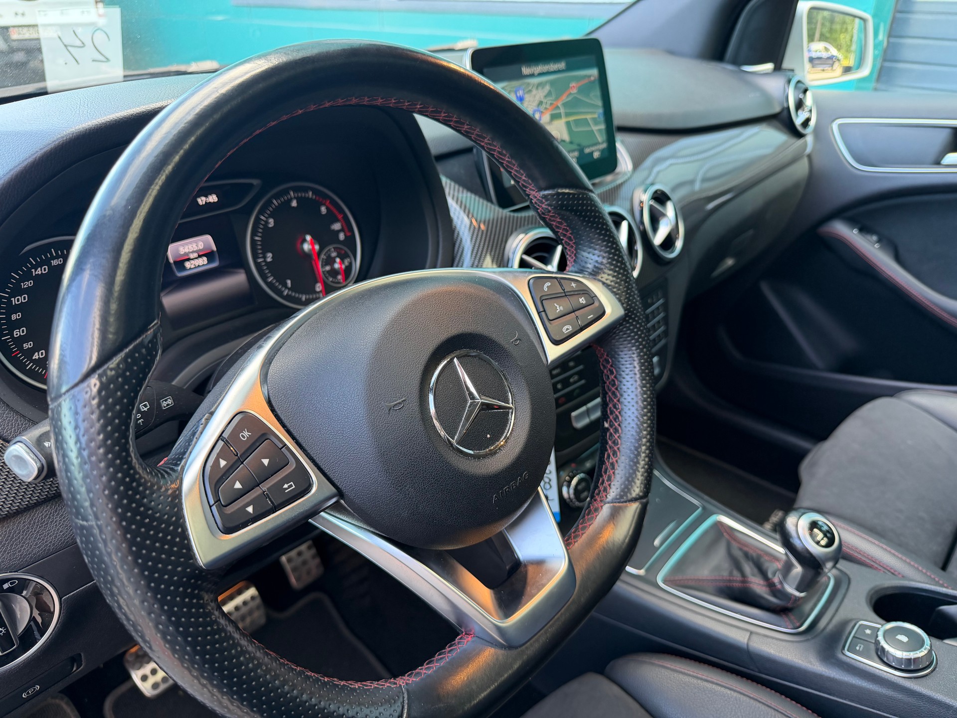 MERCEDES-BENZ B 200 CDI AMG Line-image-7