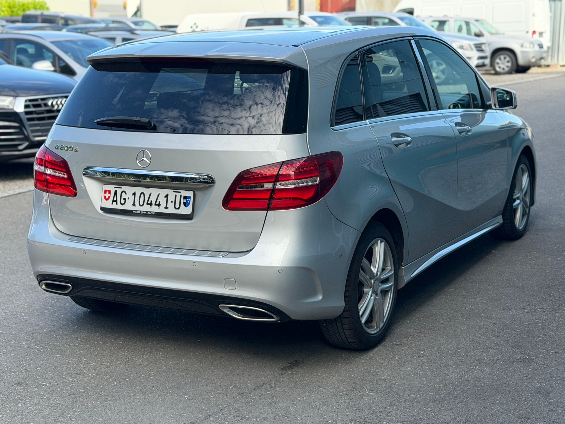MERCEDES-BENZ B 200 CDI AMG Line-image-6