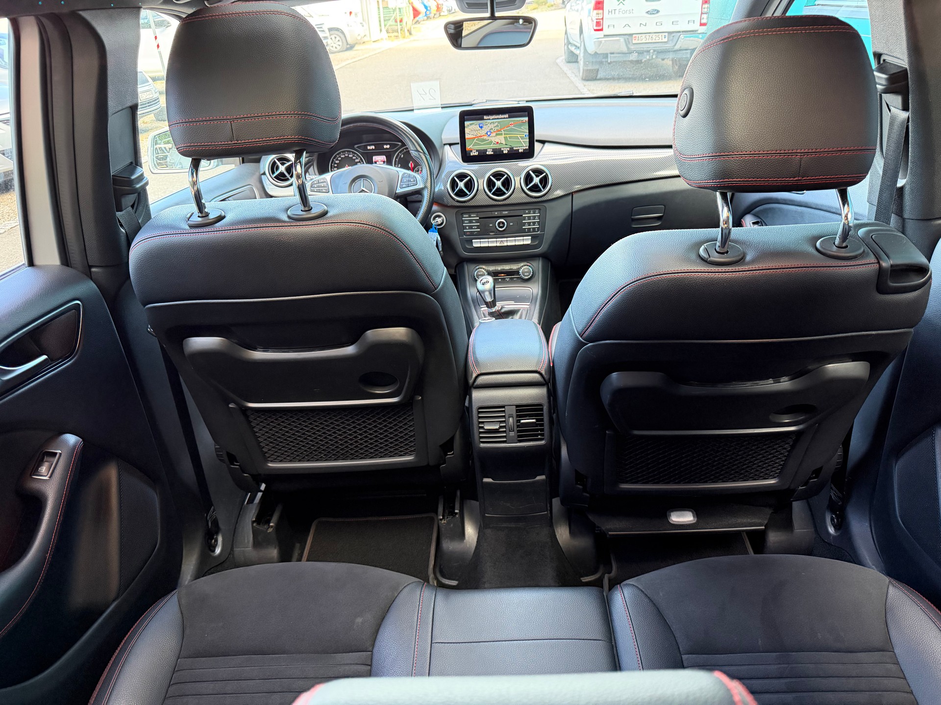 MERCEDES-BENZ B 200 CDI AMG Line-image-11