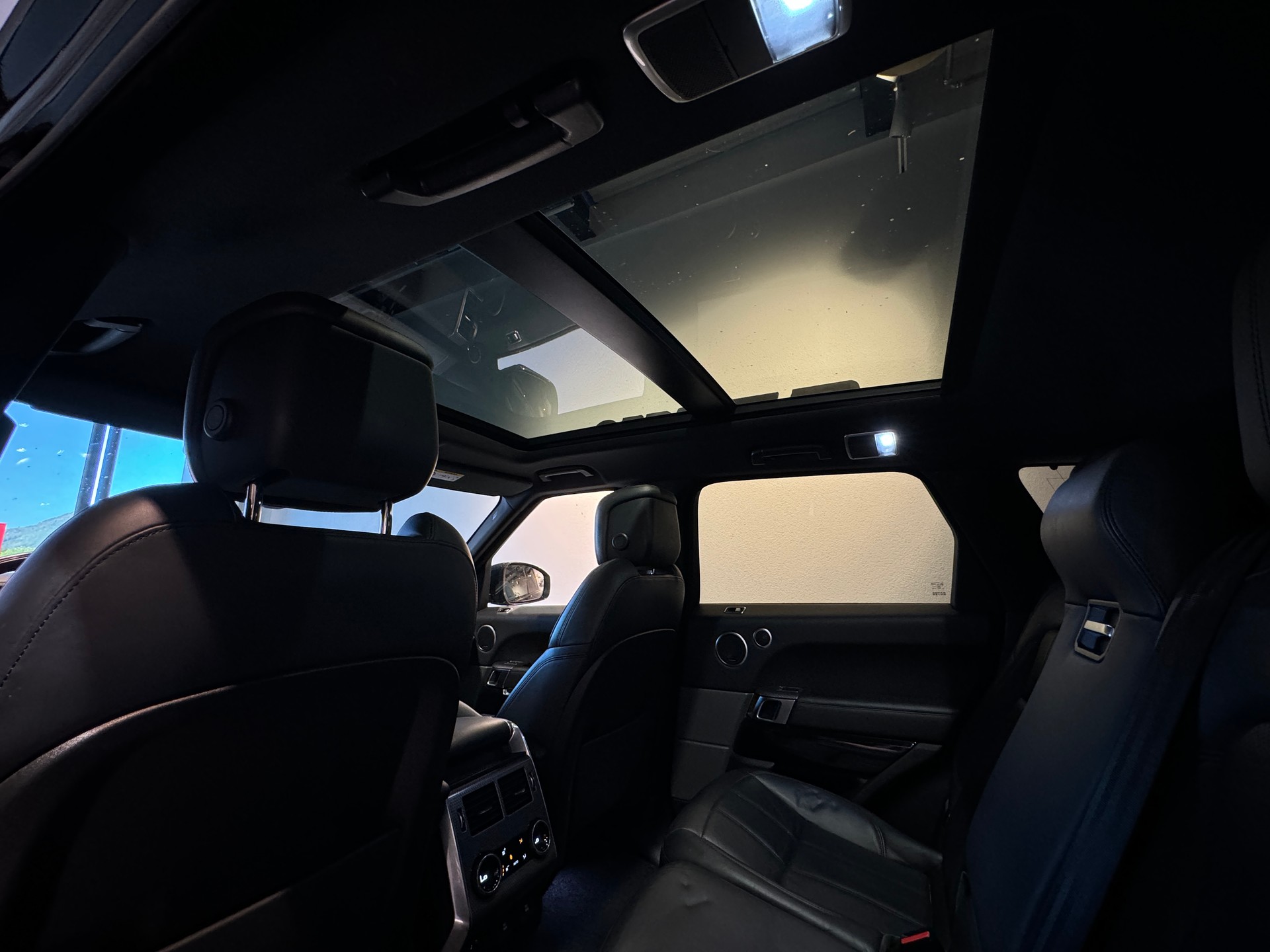 LAND ROVER Range Rover Sport 3.0 V6 S/C HSE Dynamic Automatic 🚀 FULL BLACK 7-Plätzer CHF 494.-- pro Monat-image-12
