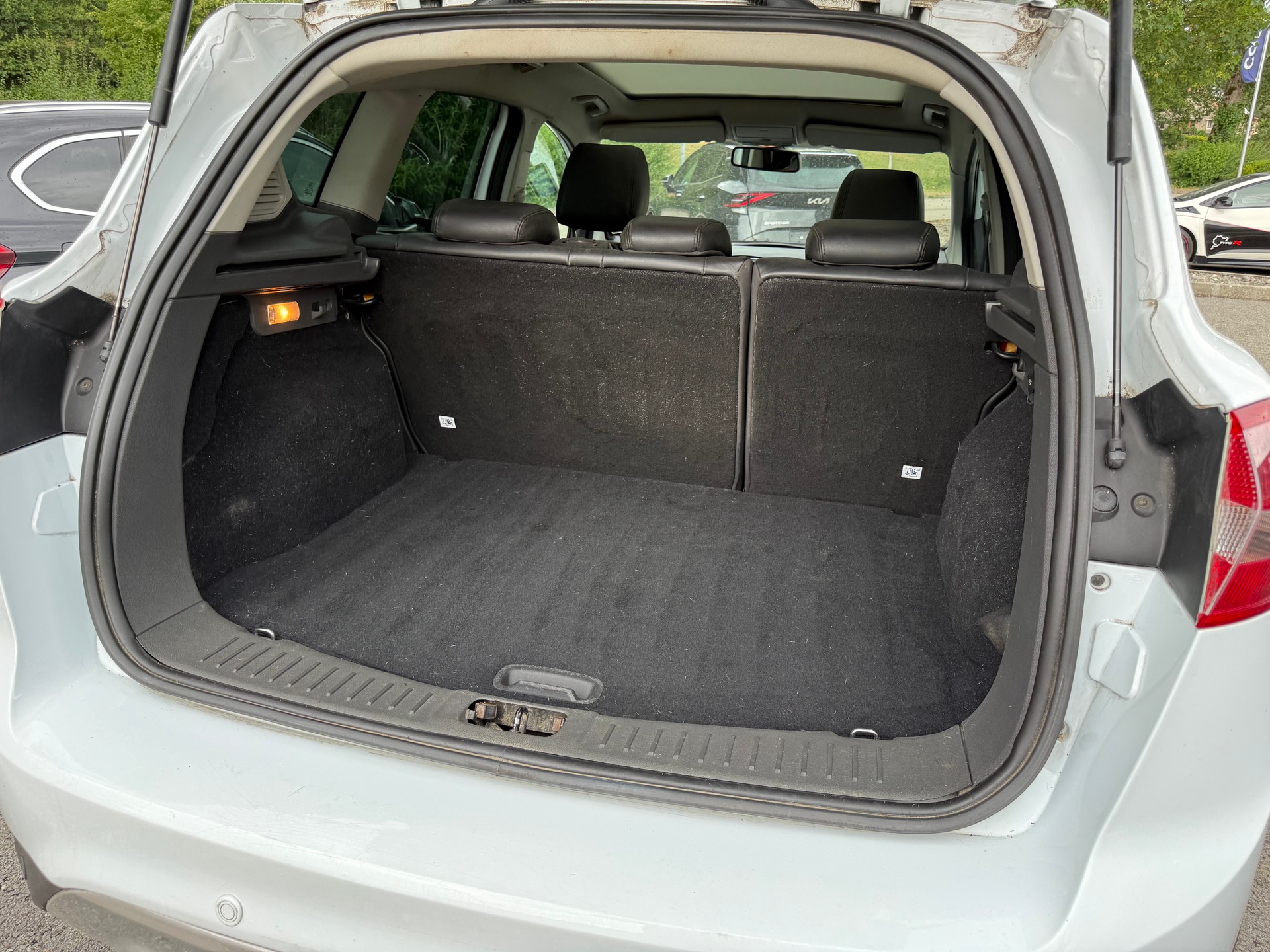 FORD Kuga 2.5 Turbo Titanium 4WD-image-6