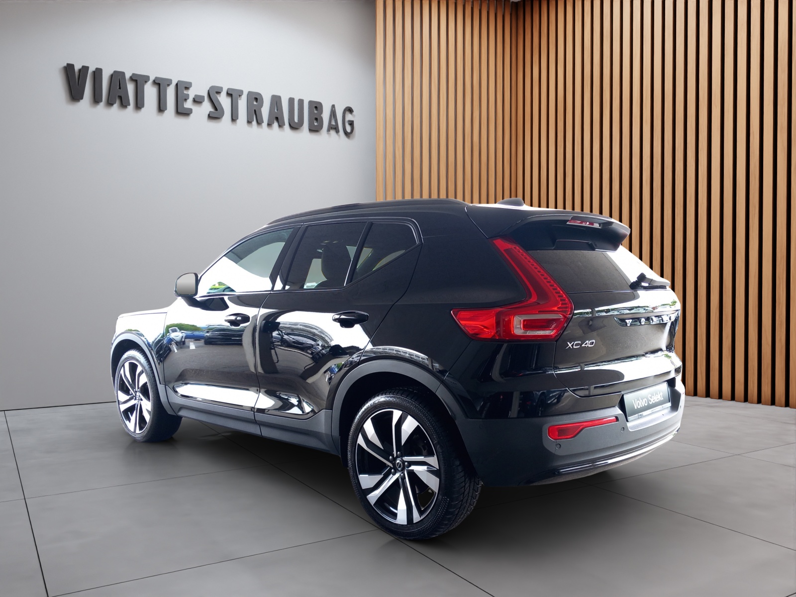 VOLVO XC40 2.0 B5 MH Ultimate Dark AWD-image-4