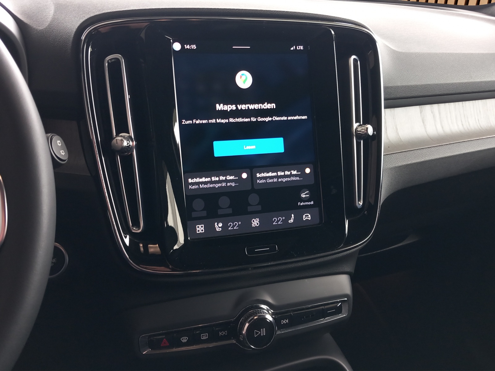 VOLVO XC40 2.0 B5 MH Ultimate Dark AWD-image-18