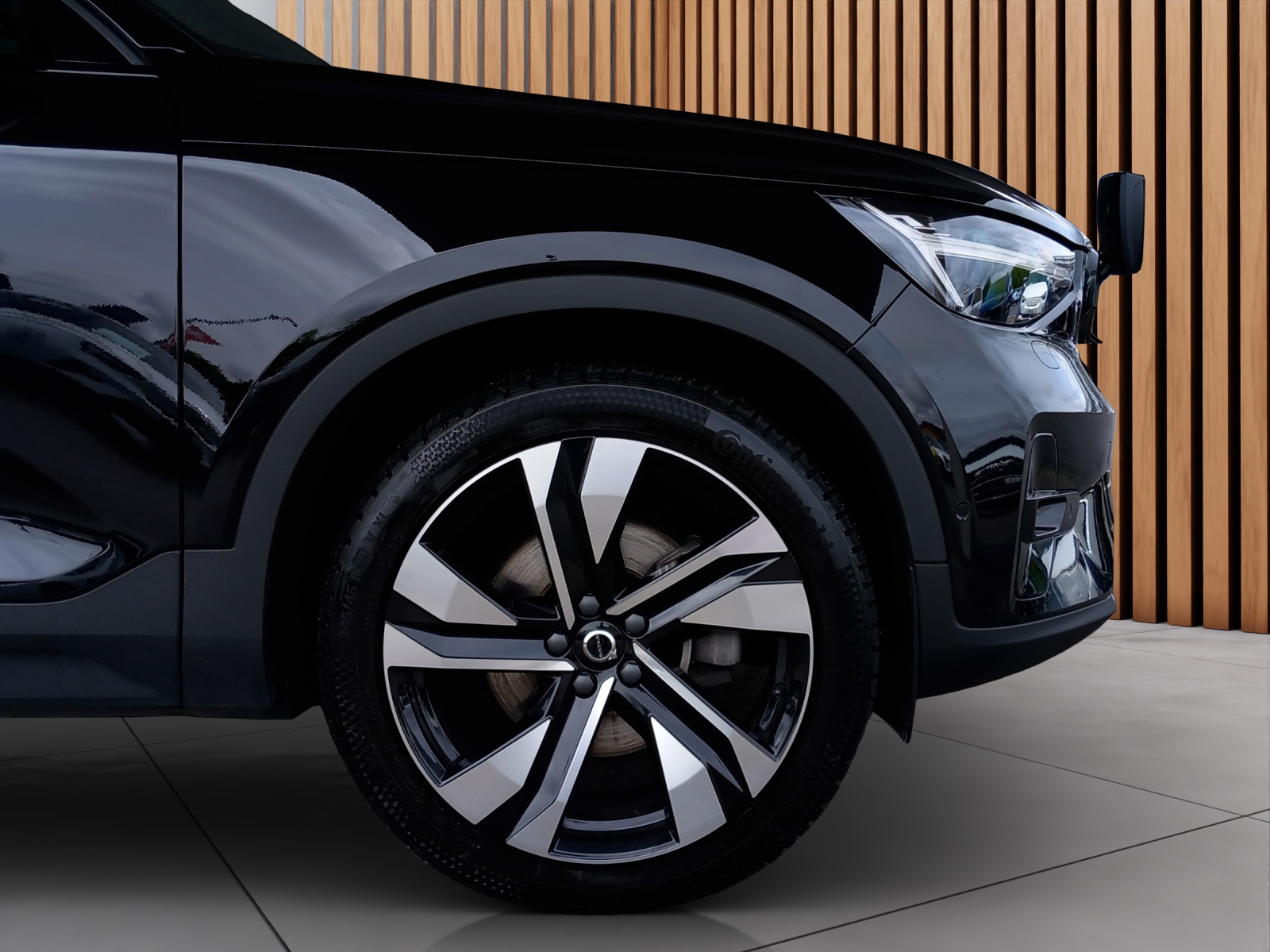 VOLVO XC40 2.0 B5 MH Ultimate Dark AWD-image-9
