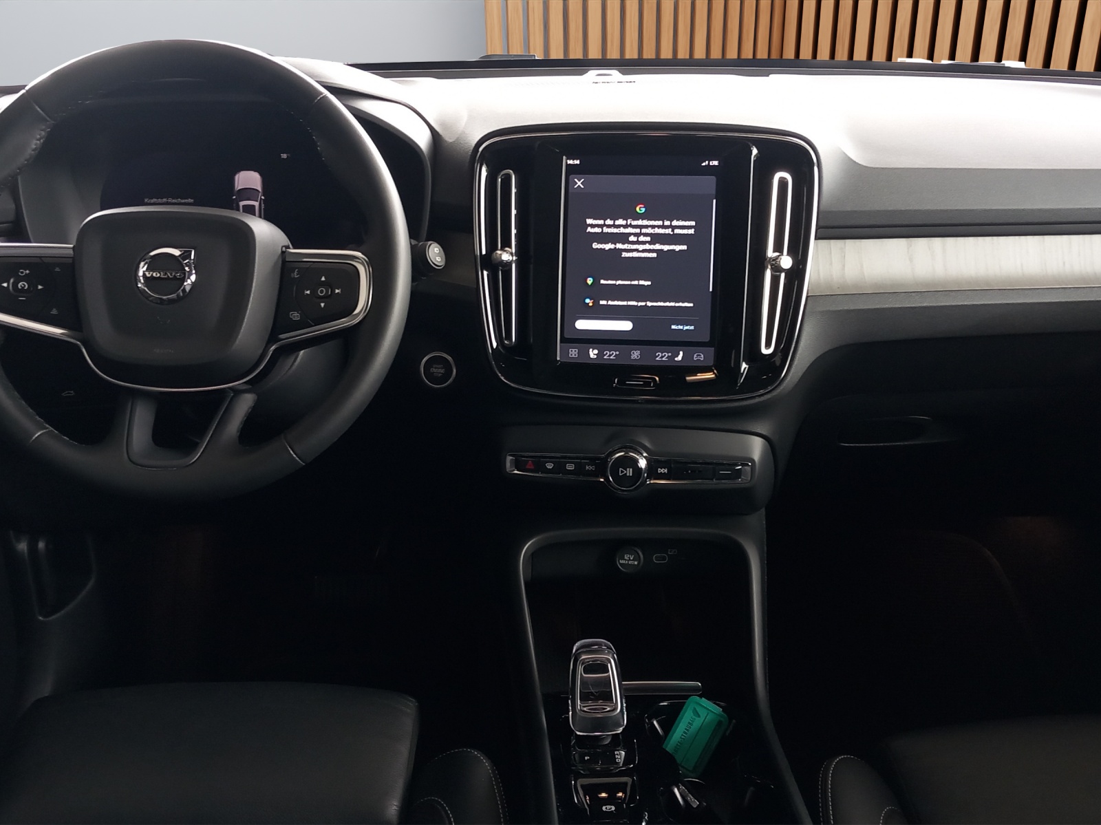 VOLVO XC40 2.0 B5 MH Ultimate Dark AWD-image-16