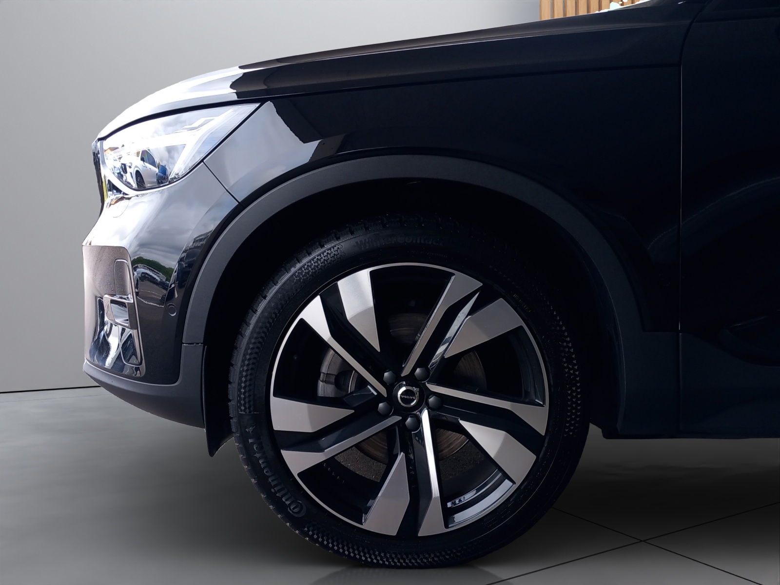 VOLVO XC40 2.0 B5 MH Ultimate Dark AWD-image-10