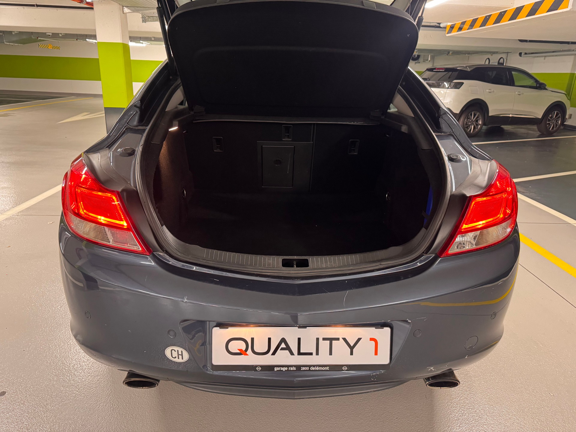 OPEL Insignia 2.0 Turbo Sport Automatic-image-8