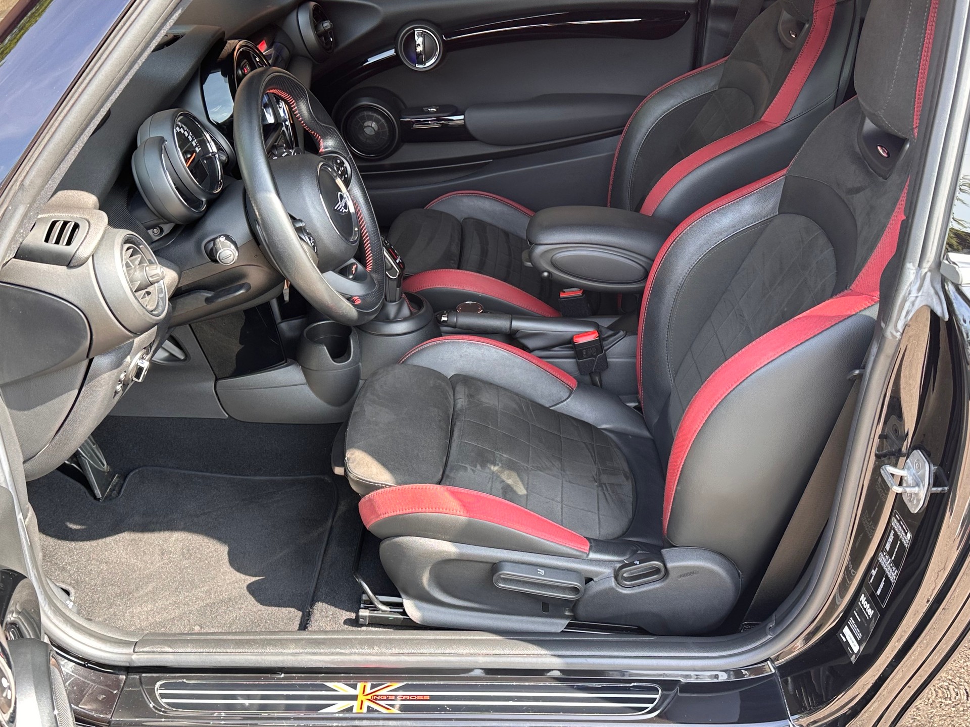 MINI Cooper King's Cross Steptronic DKG John Cooper Works-image-6