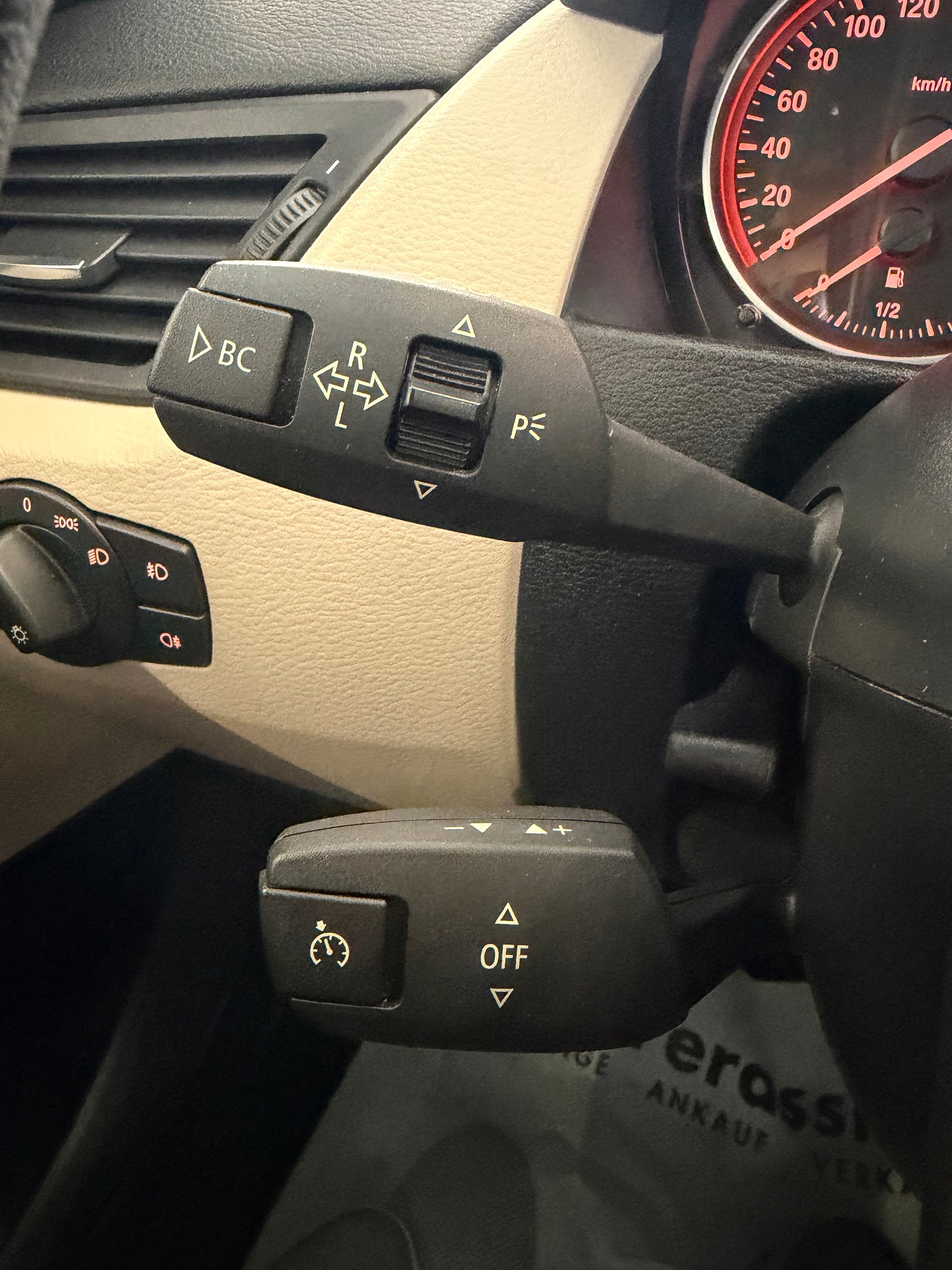 BMW X1 xDrive 28i Steptronic-image-27