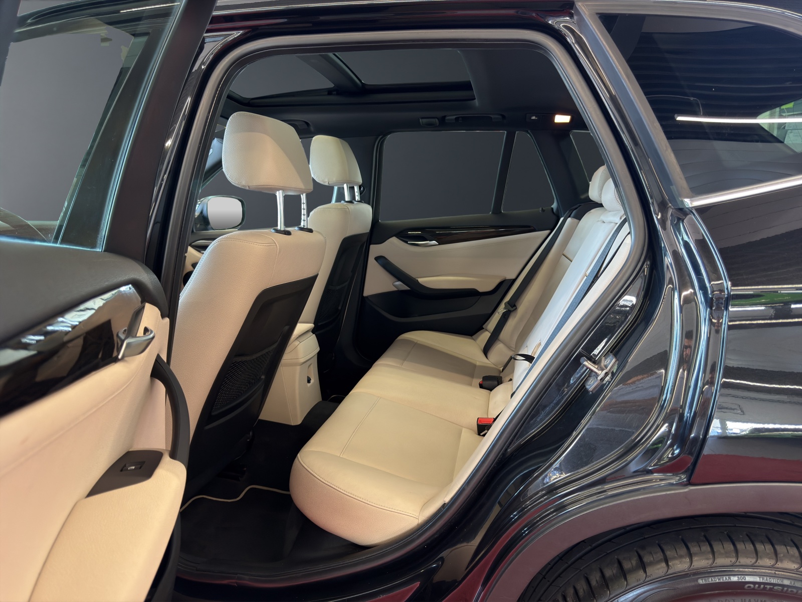 BMW X1 xDrive 28i Steptronic-image-19