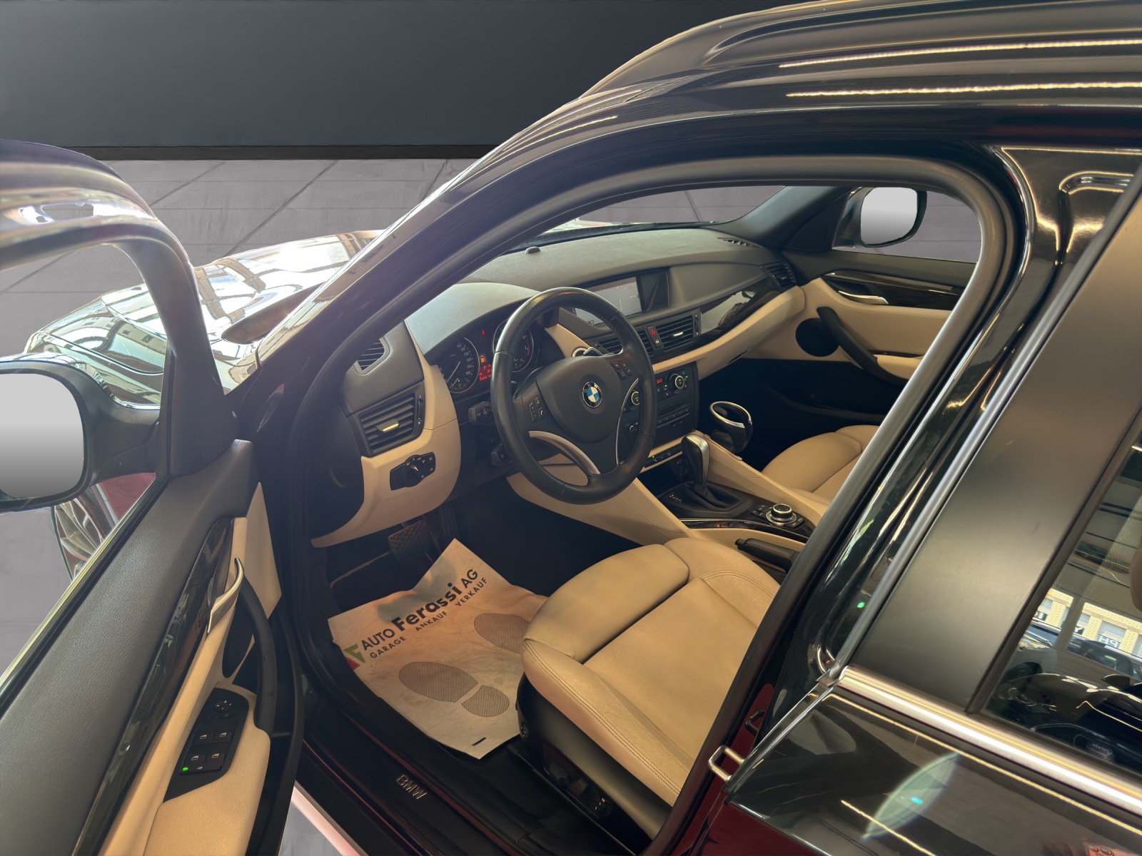 BMW X1 xDrive 28i Steptronic-image-26
