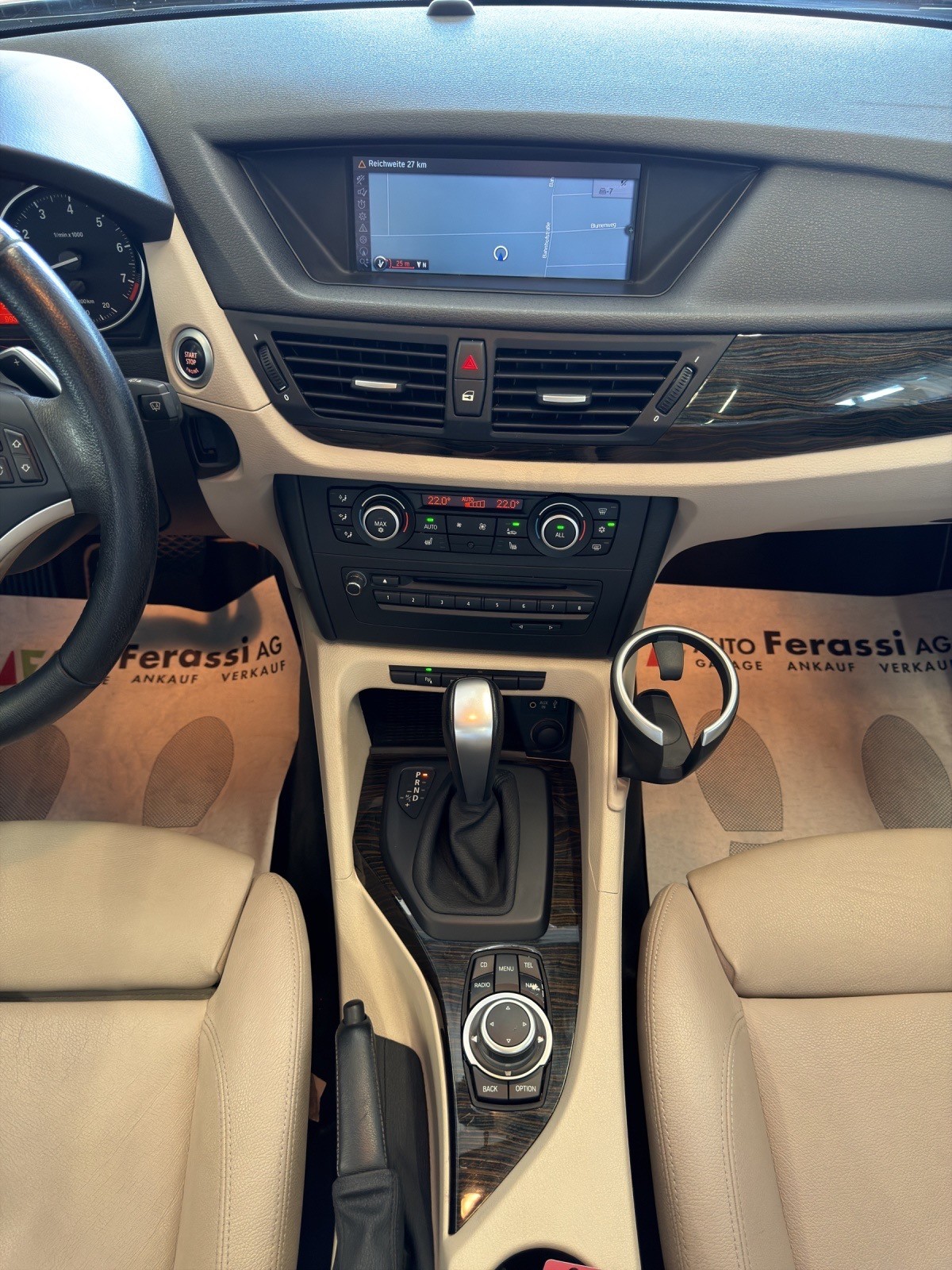 BMW X1 xDrive 28i Steptronic-image-15