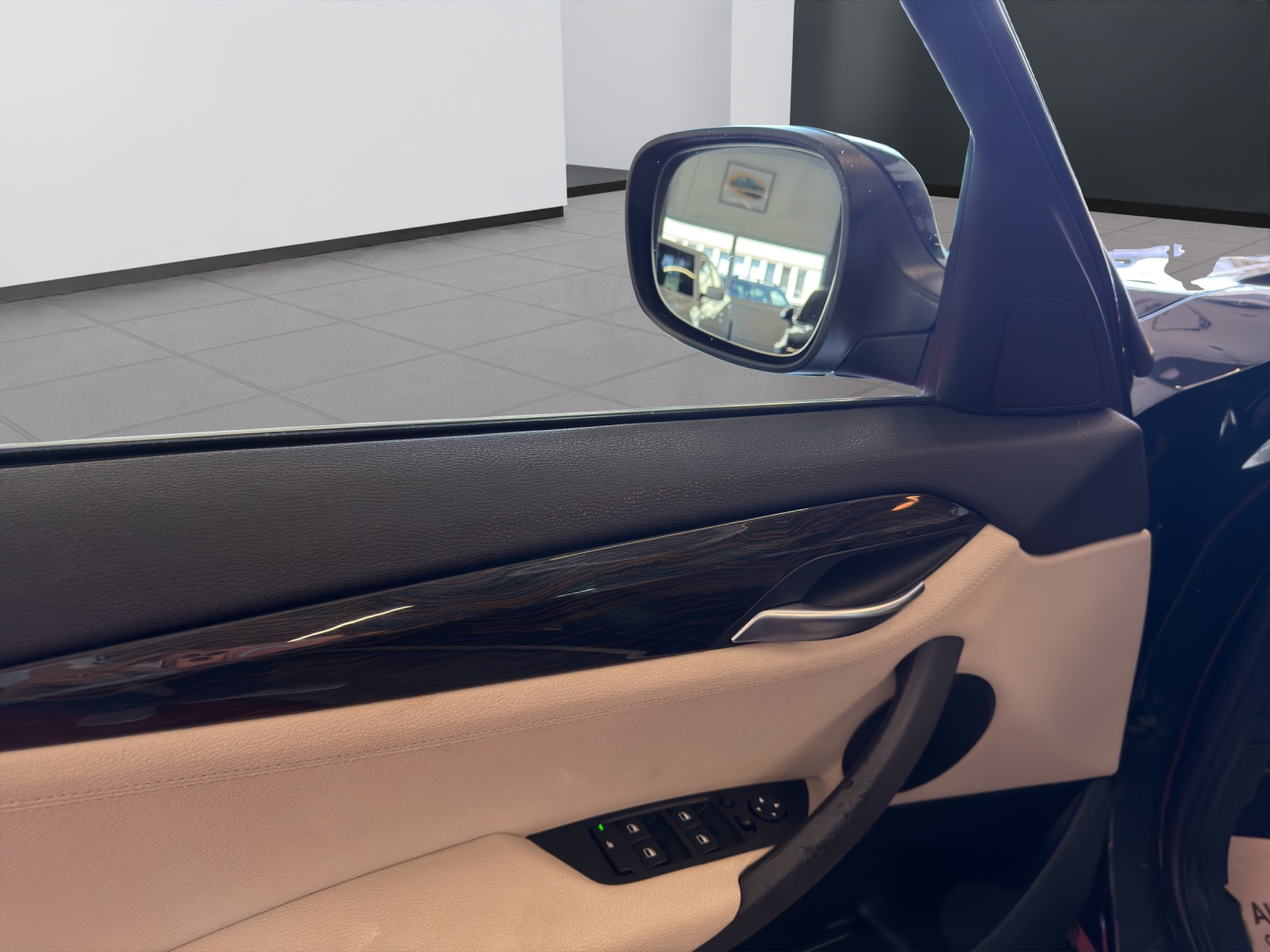BMW X1 xDrive 28i Steptronic-image-20
