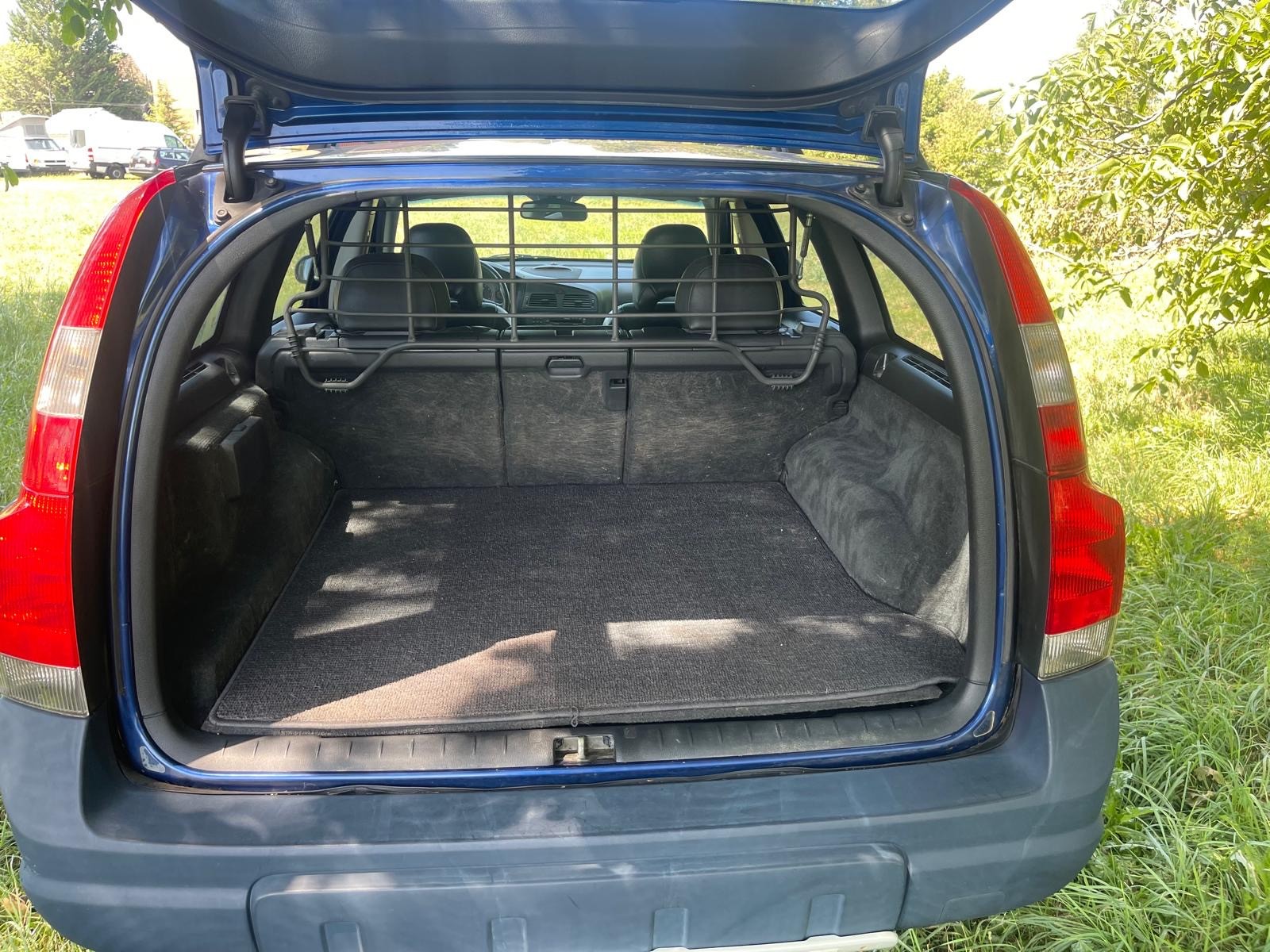 VOLVO V70 2.4T XC AWD Ocean Race-image-11