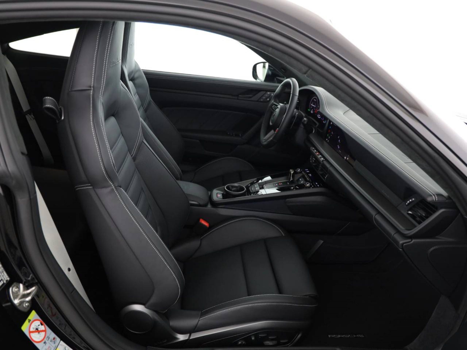 PORSCHE 911 Turbo S-image-15