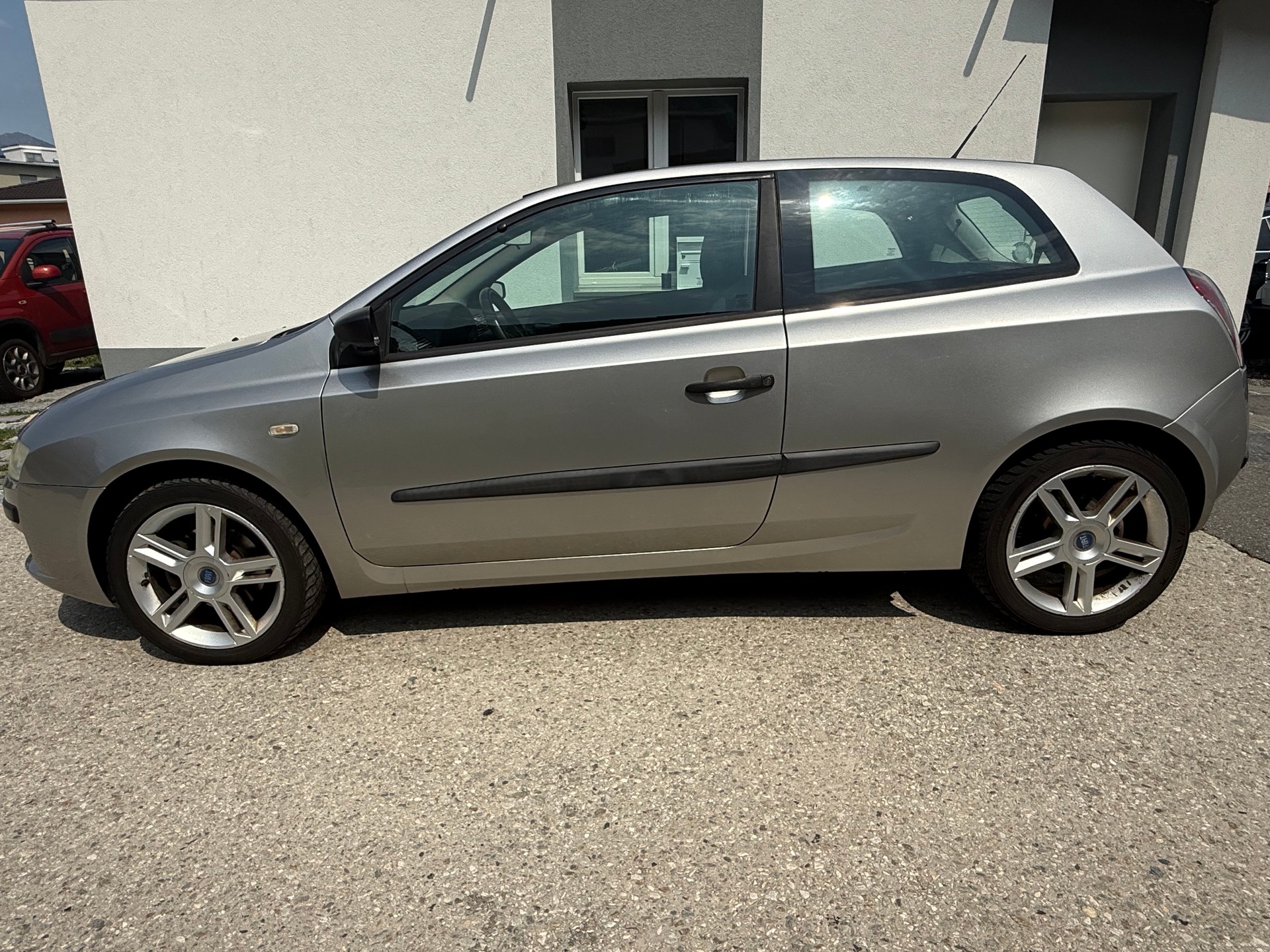 FIAT Stilo 1.8 16V Swiss-image-3