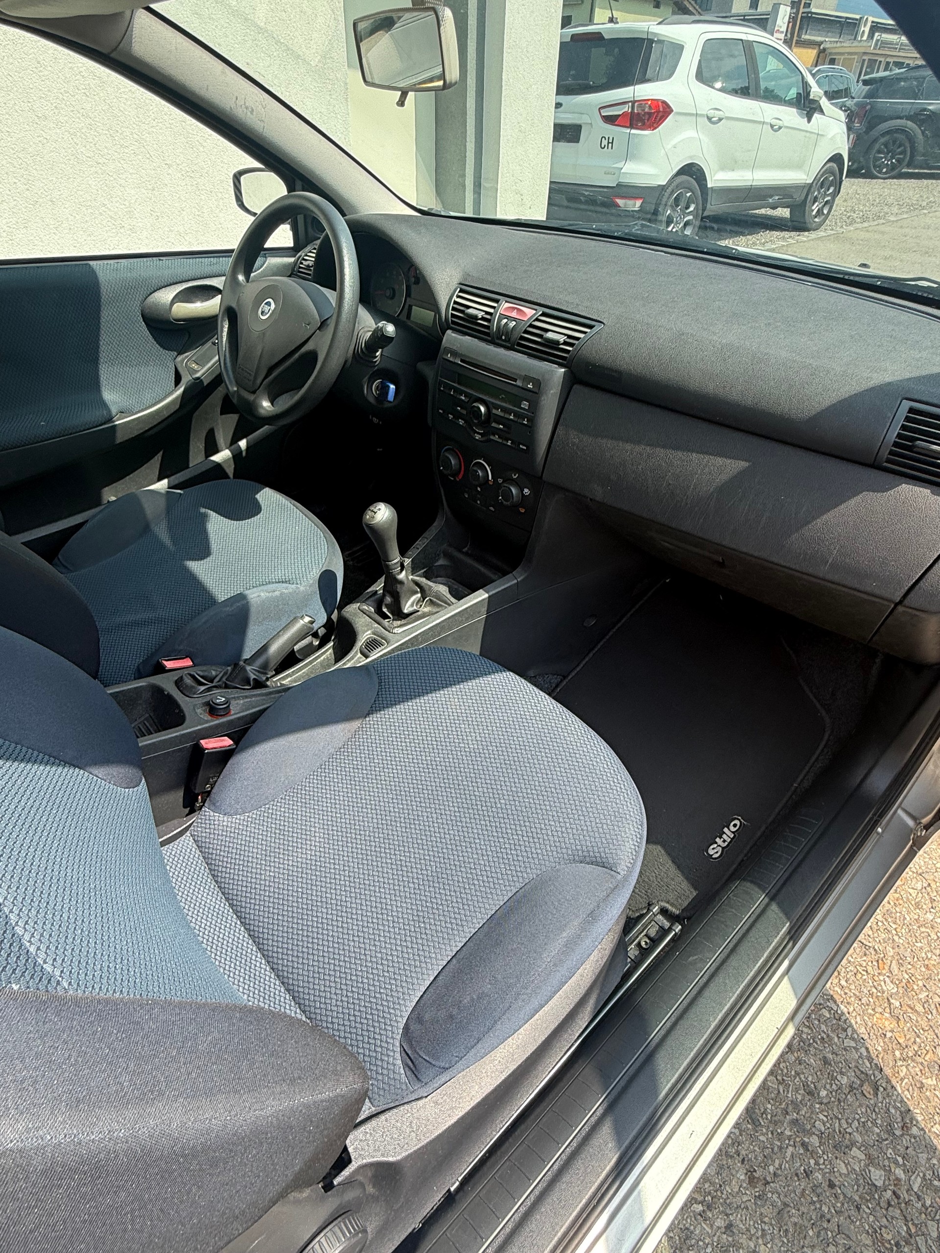 FIAT Stilo 1.8 16V Swiss-image-11