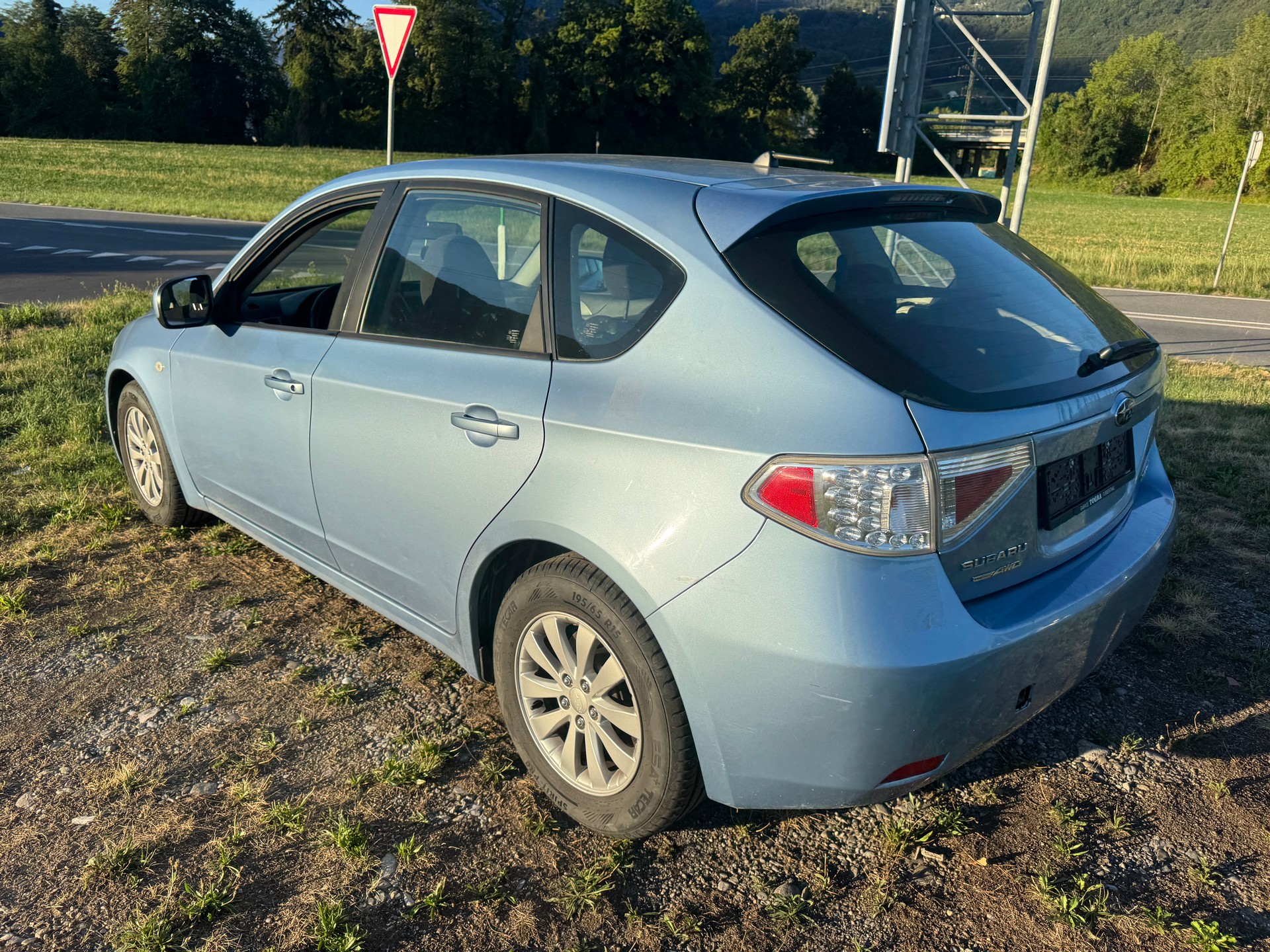 SUBARU Impreza 1.5R Swiss-image-8