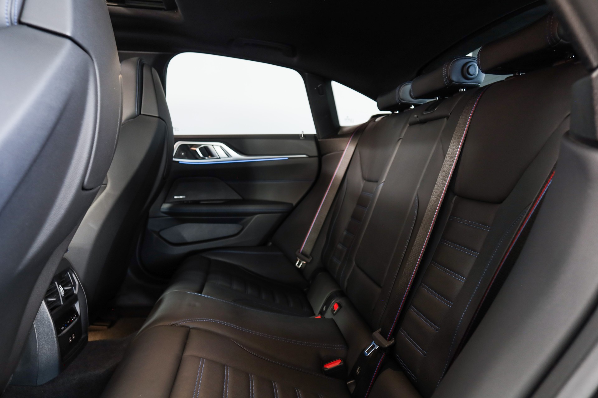 BMW i4 M50-image-14