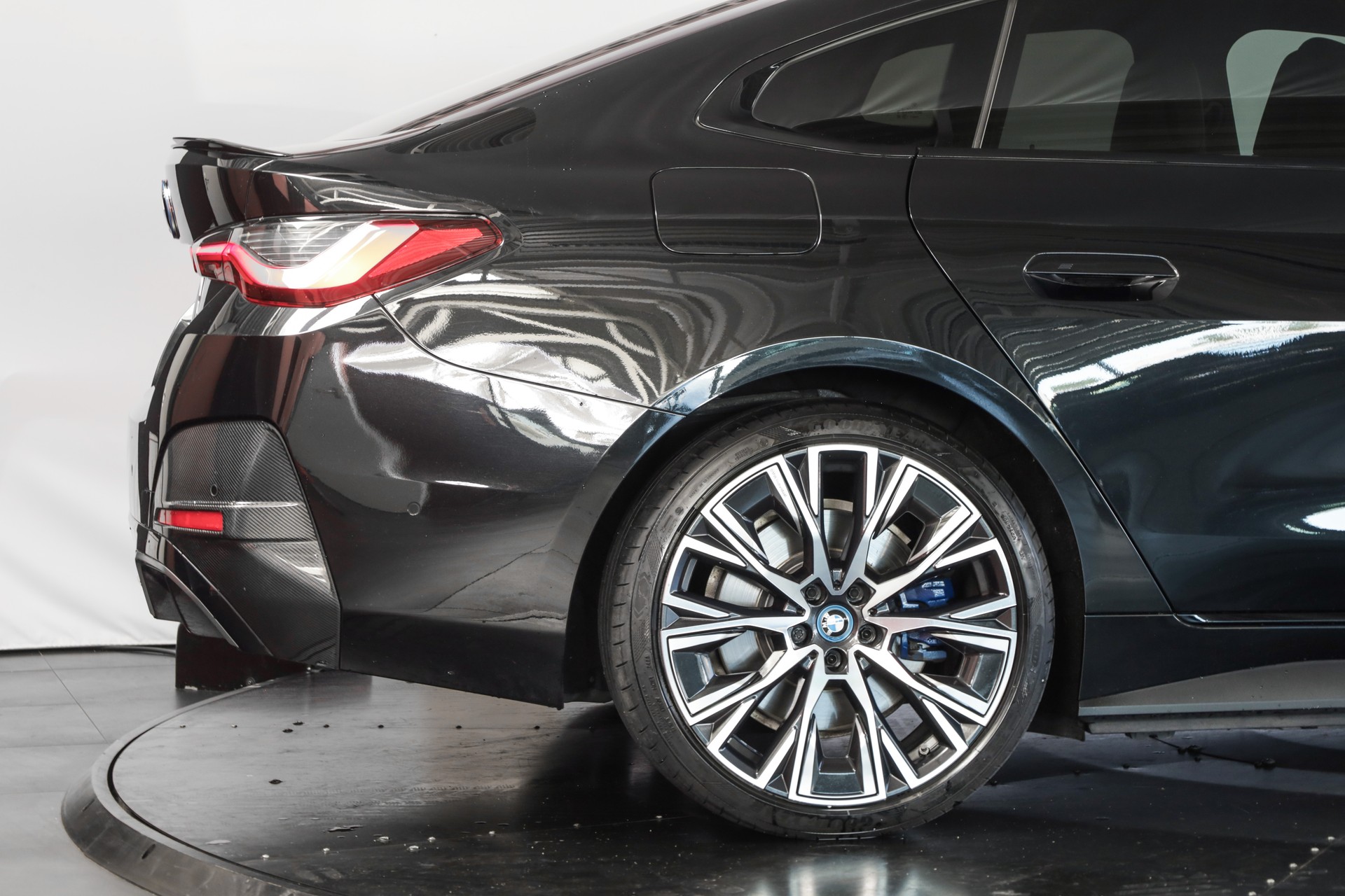 BMW i4 M50-image-8
