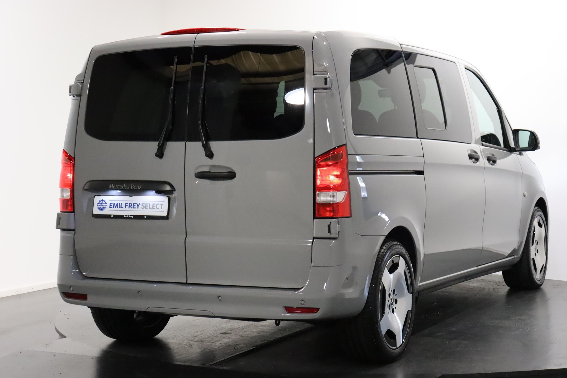 MERCEDES-BENZ Vito 124 Kombi K 2.0 CDI Pro-showroom-element-1