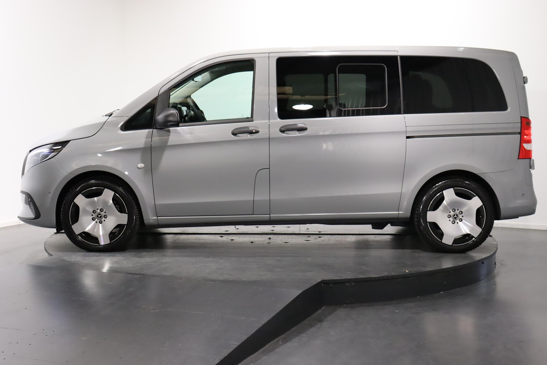 MERCEDES-BENZ Vito 124 Kombi K 2.0 CDI Pro-showroom-element-2