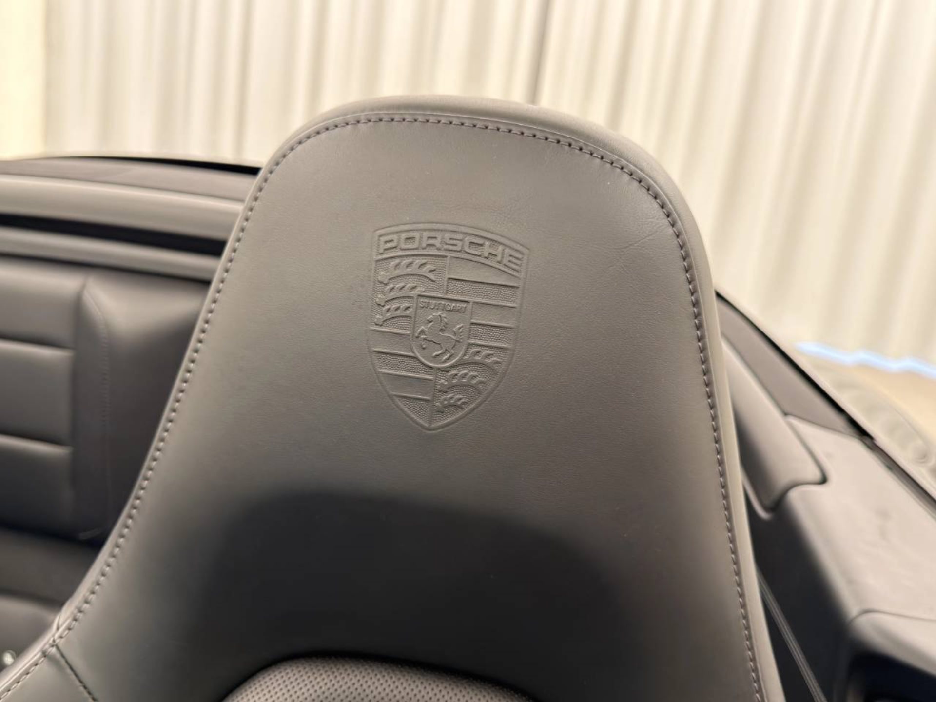 PORSCHE 911 Carrera S Cabriolet-image-21
