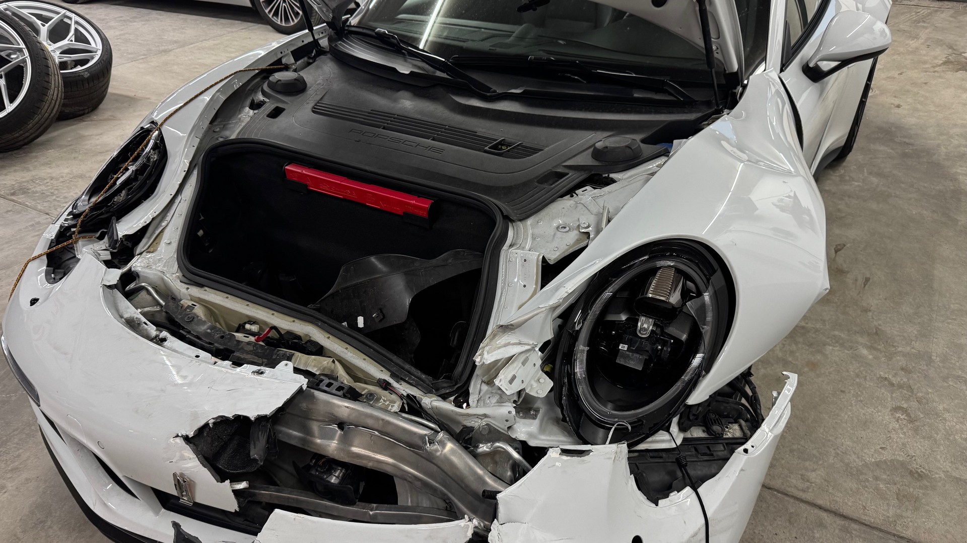 PORSCHE 911 Carrera 4 GTS PDK-image-7