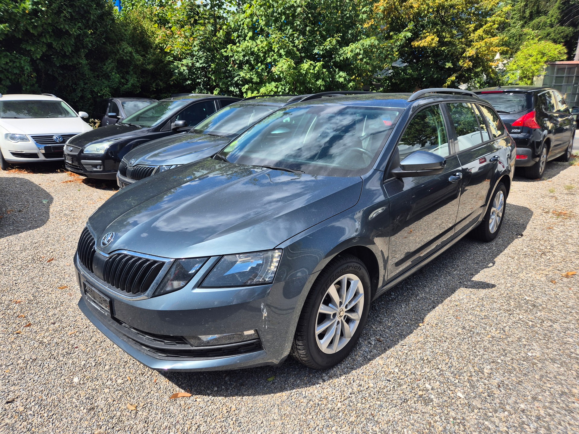 SKODA Octavia Combi 1.6 TDI Ambition DSG-image-2