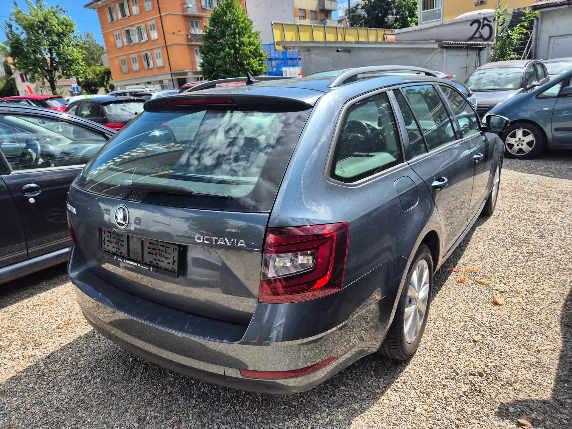 SKODA Octavia Combi 1.6 TDI Ambition DSG-image-4