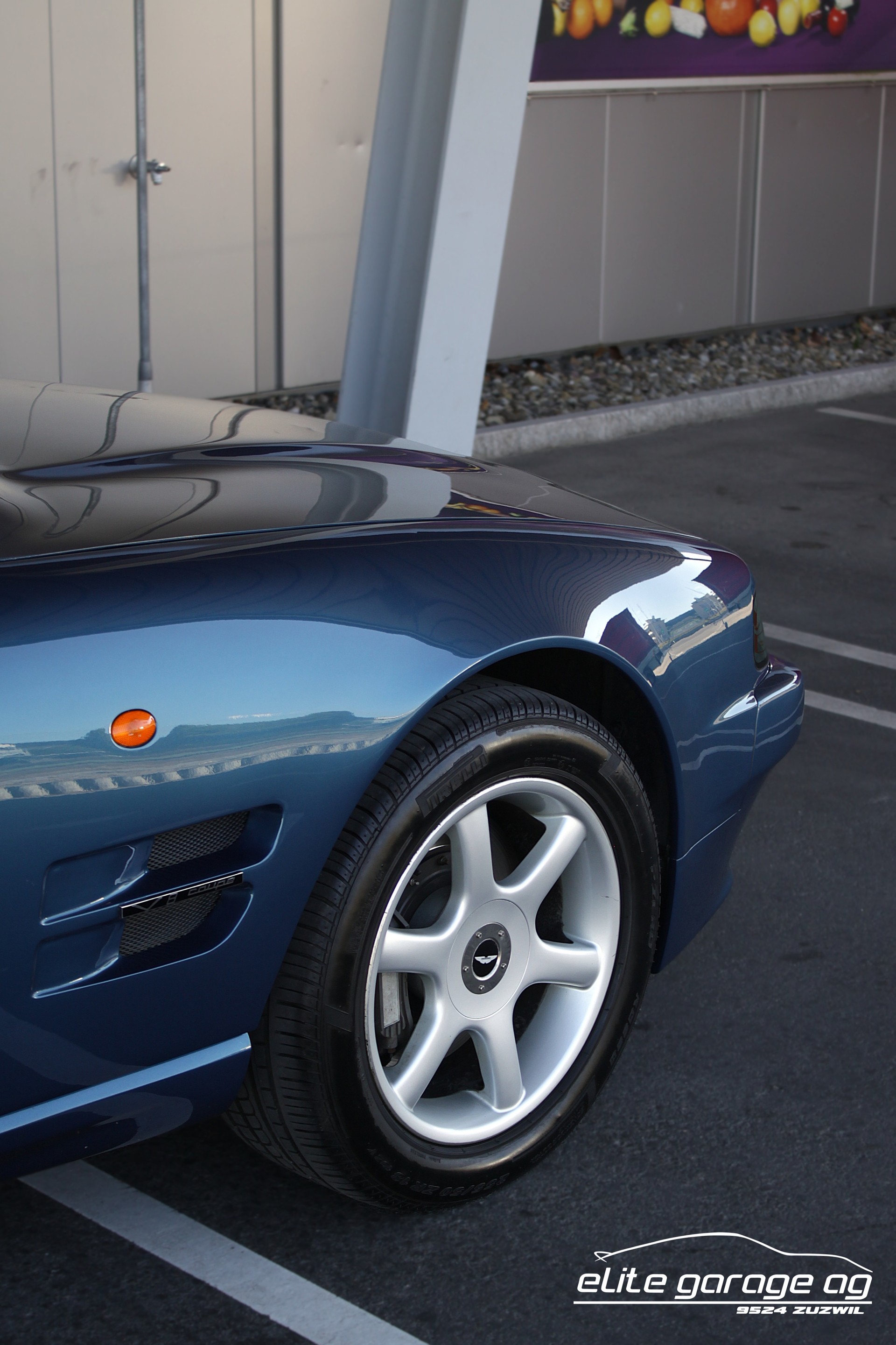 ASTON MARTIN V8 Coupé-image-10