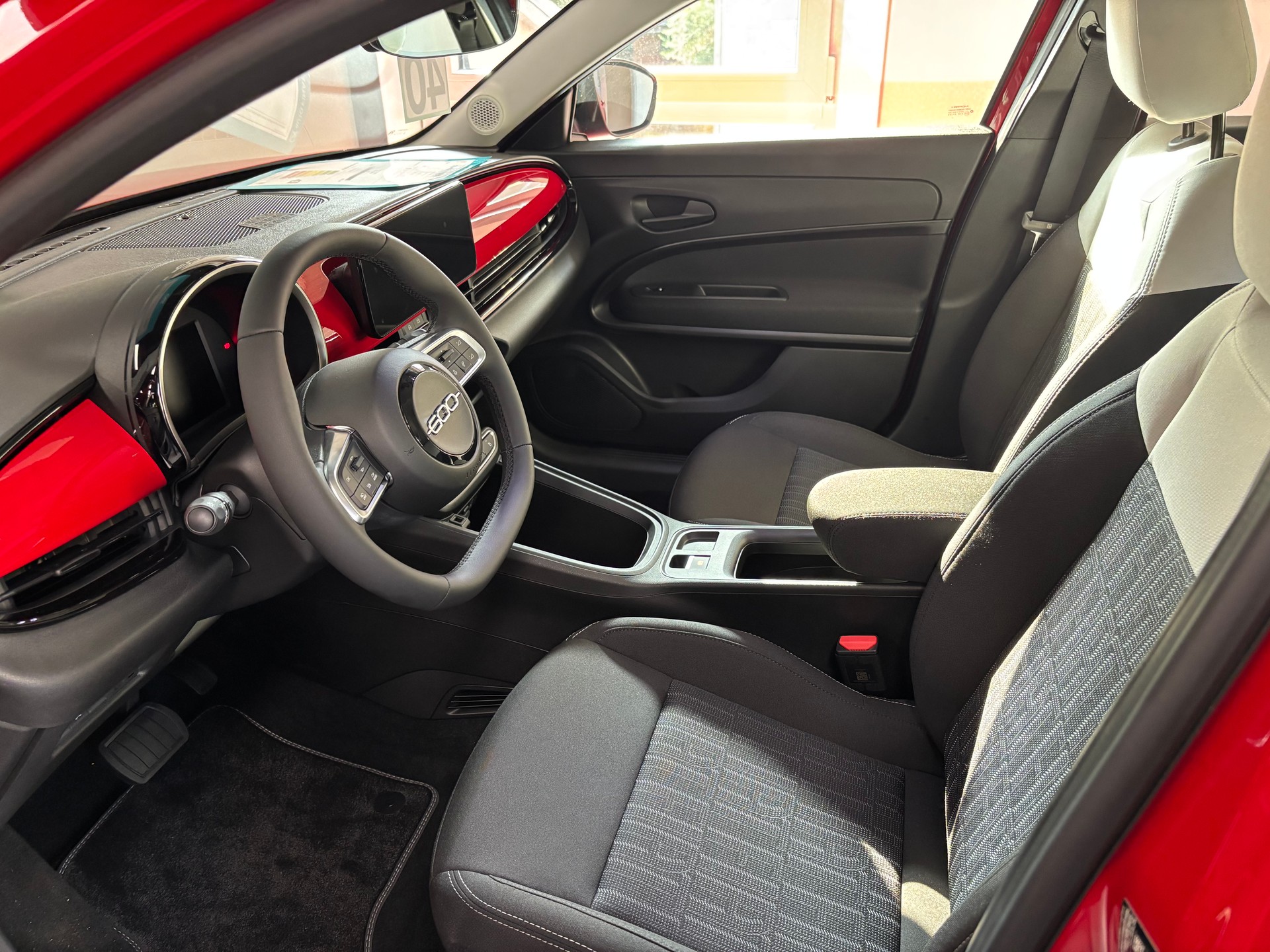 FIAT 600h Mild Hybrid Icon Swiss Edition-image-2