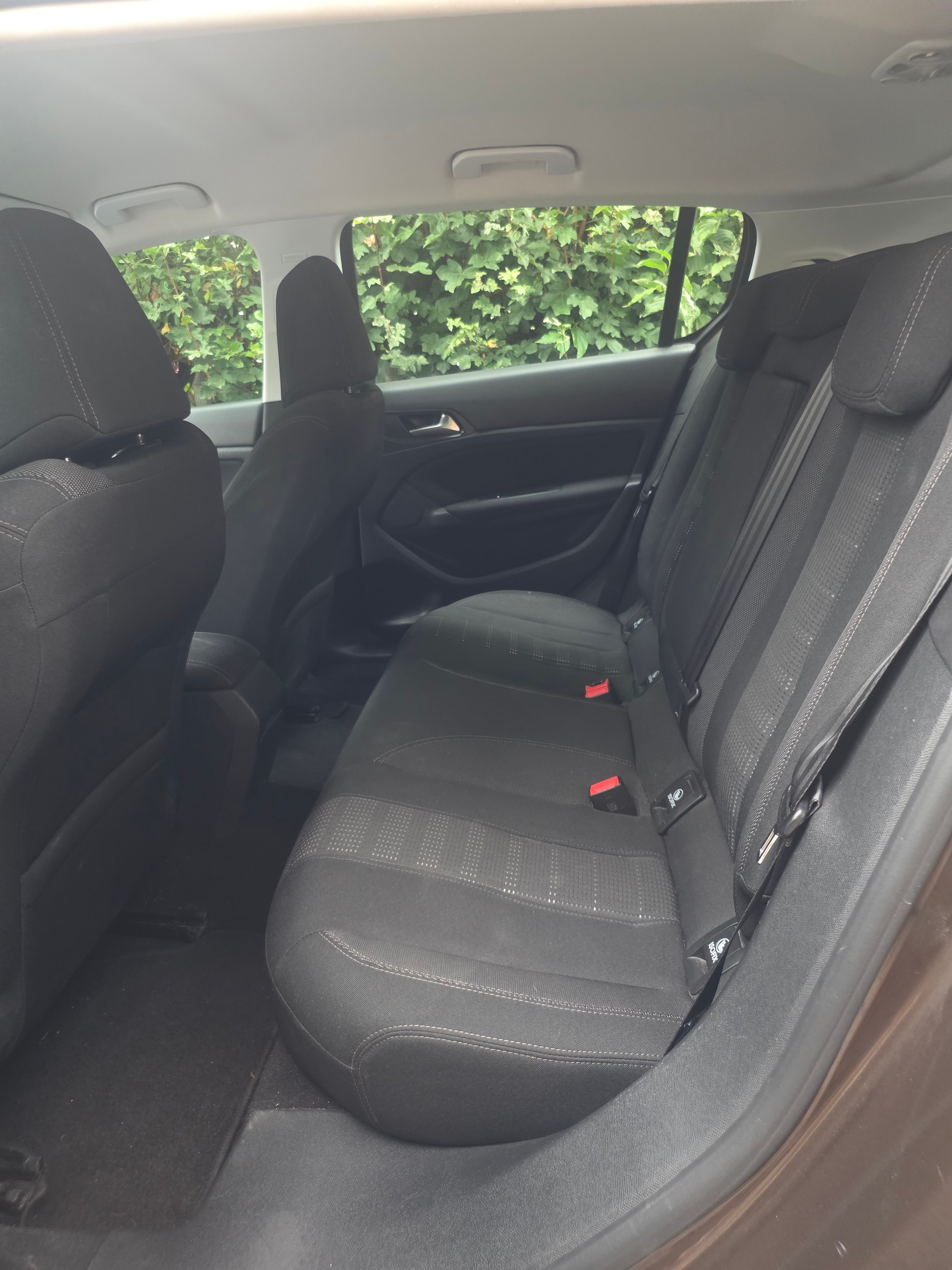 PEUGEOT 1.2 Pure Tech Allure-image-5
