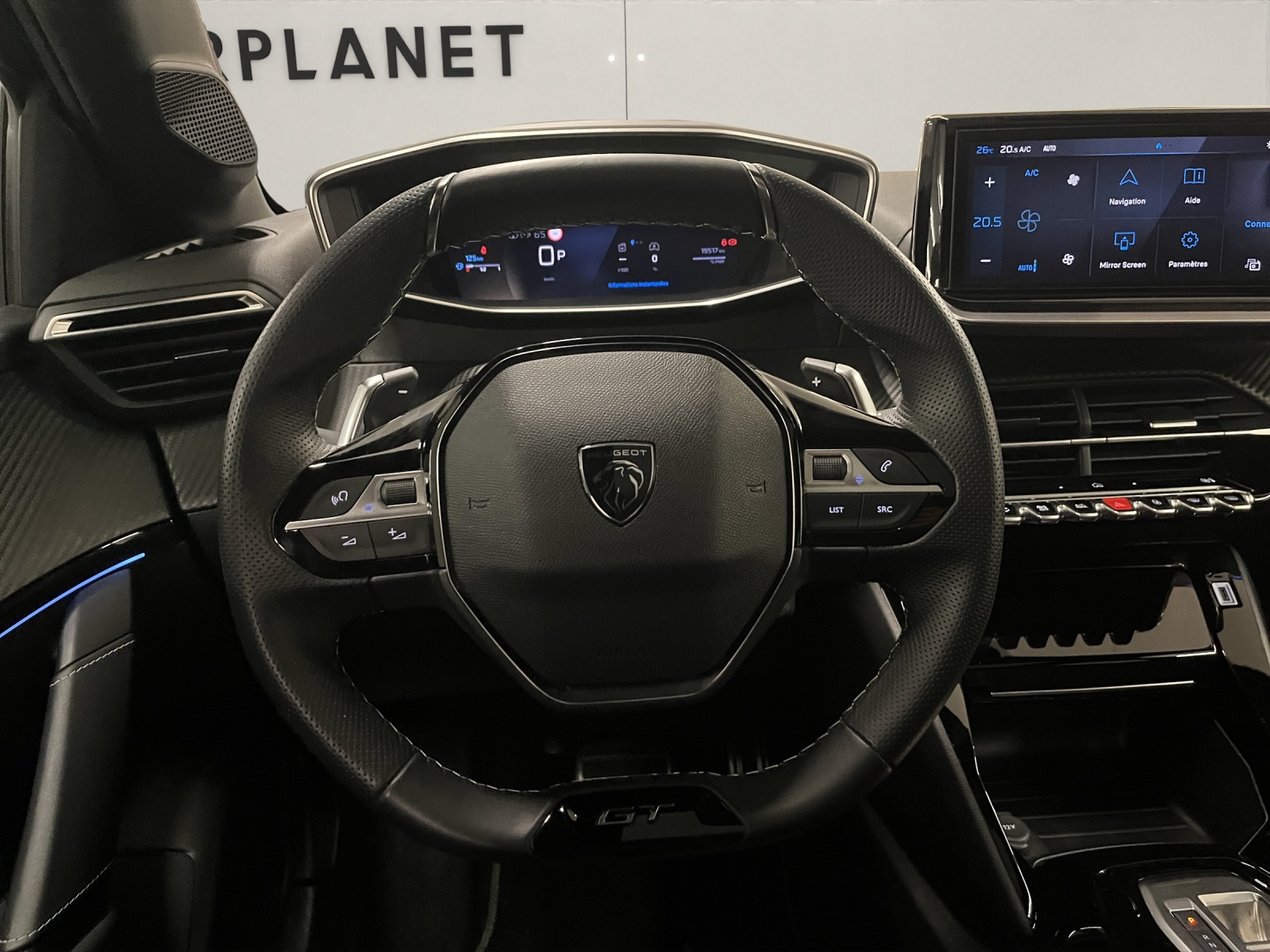 PEUGEOT 208 1.2 Hybrid GT-image-8