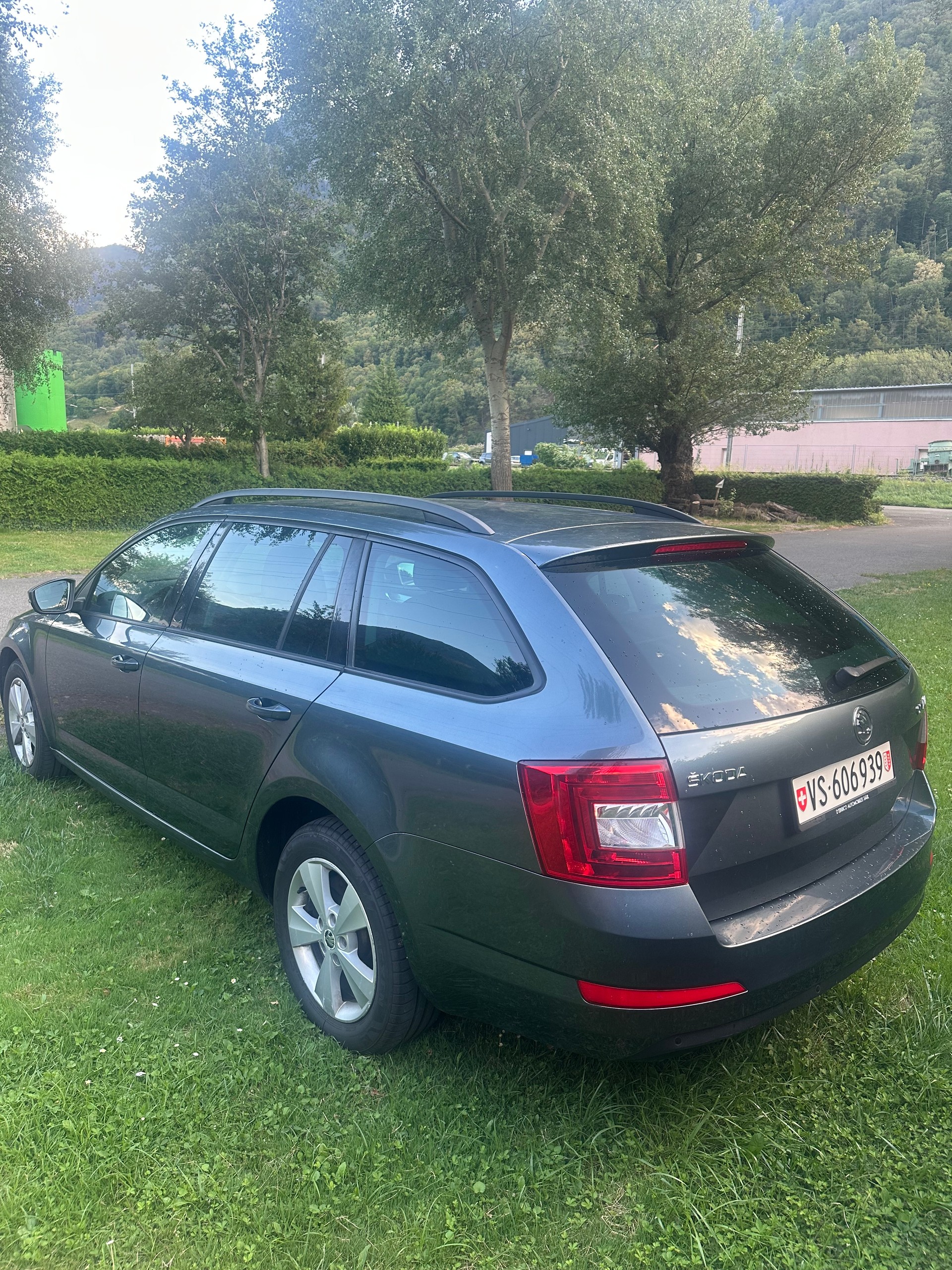 SKODA 1.4 TSI 140 Elegance DSG-image-1