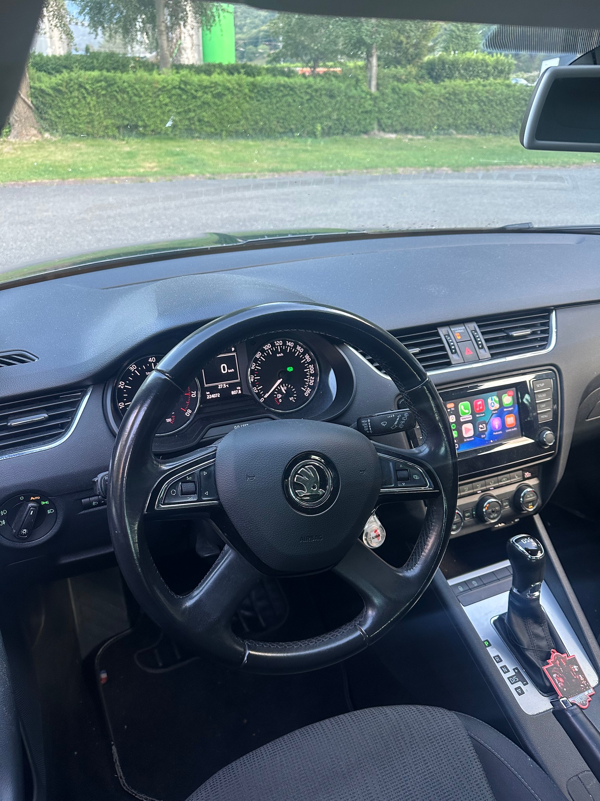 SKODA 1.4 TSI 140 Elegance DSG-image-3