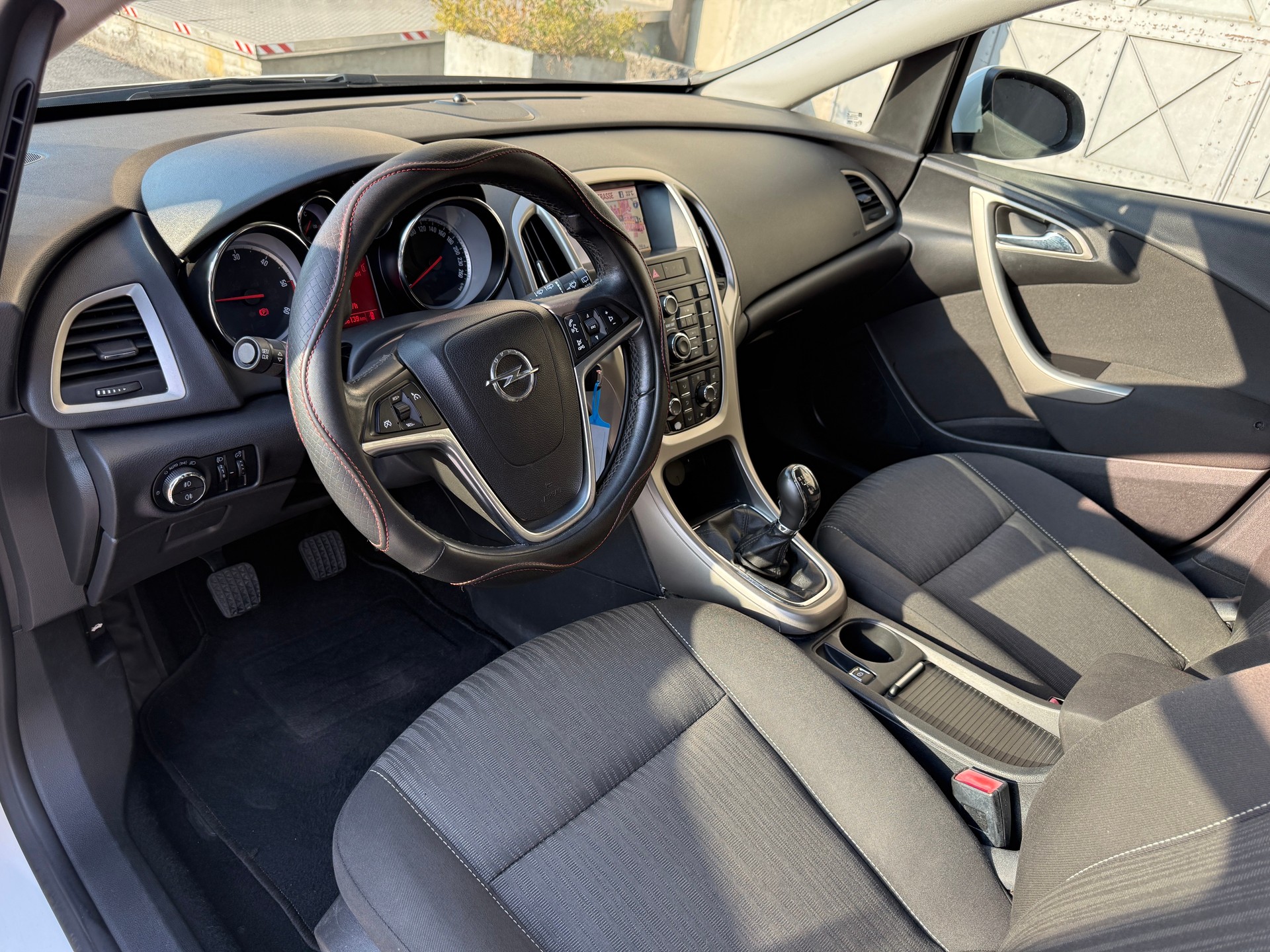 OPEL Astra SportsTourer 1.7 CDTi Enjoy-image-4