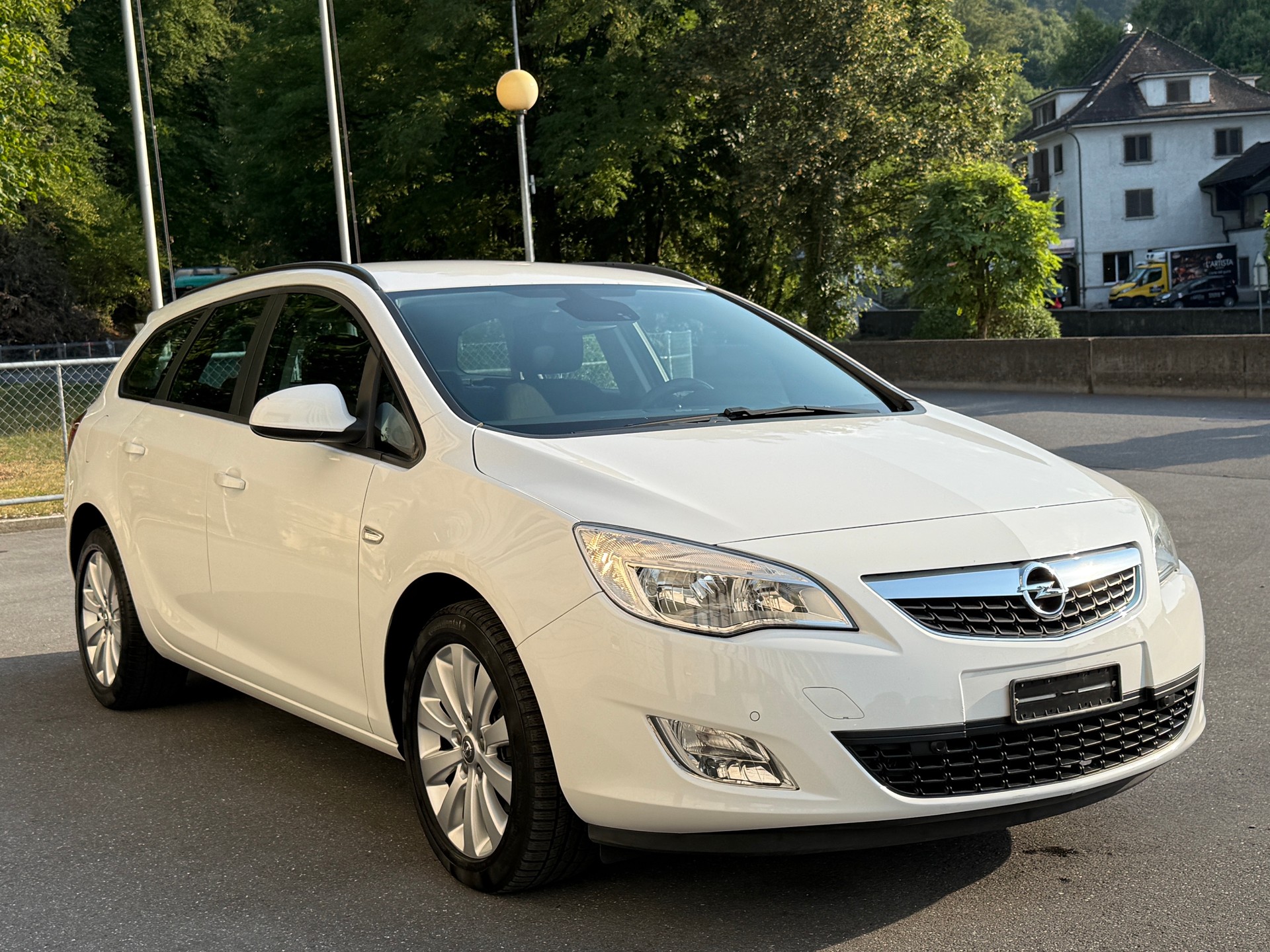 OPEL Astra SportsTourer 1.7 CDTi Enjoy-image-10