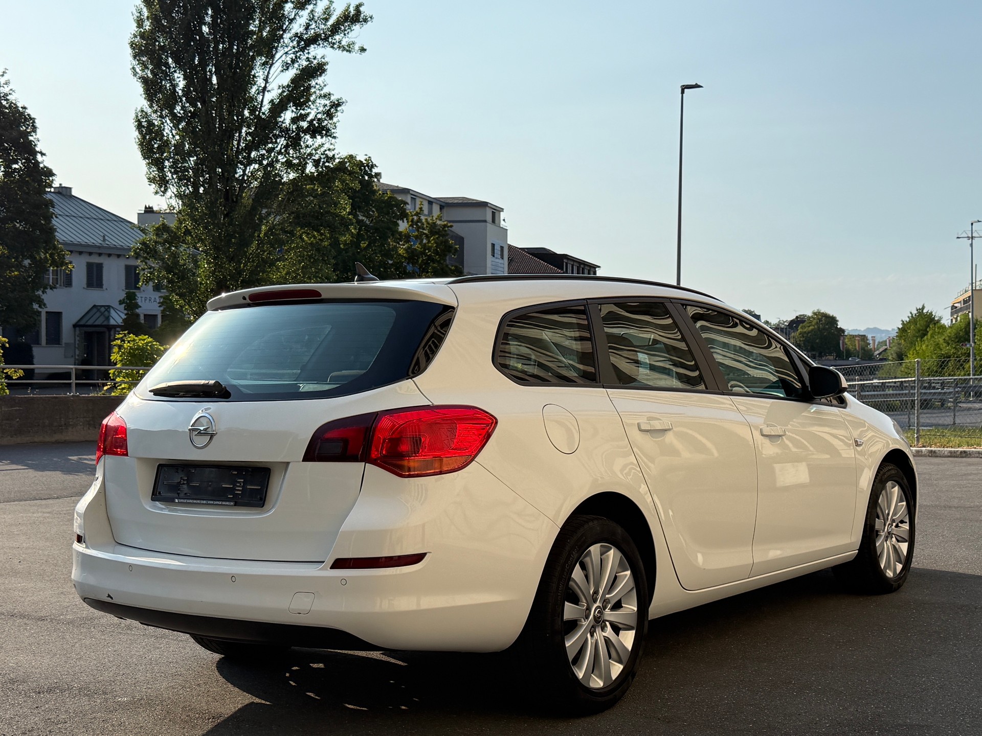 OPEL Astra SportsTourer 1.7 CDTi Enjoy-image-9