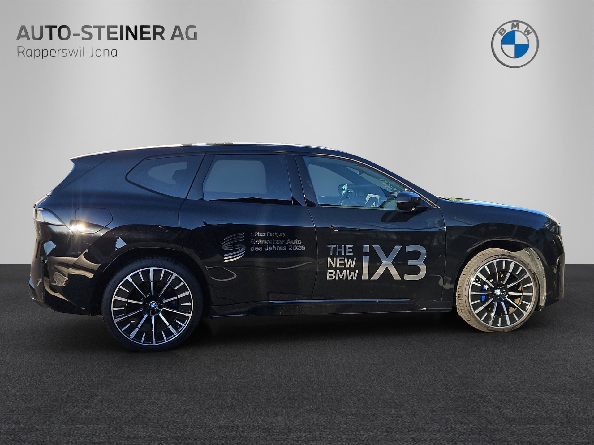 BMW iX3 50 xDrive-image-5