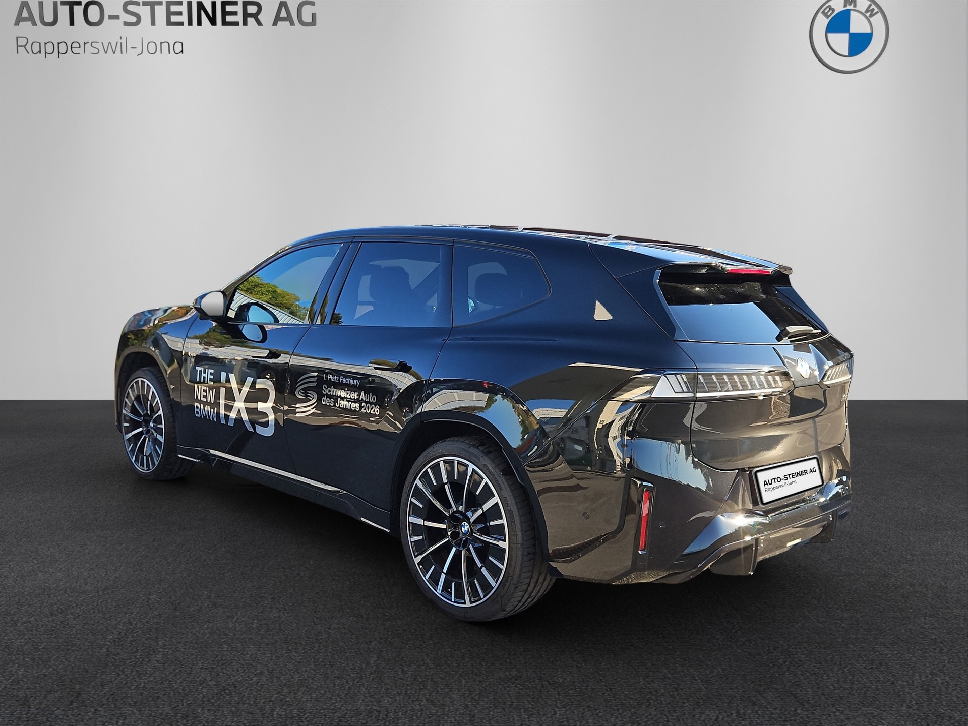 BMW iX3 50 xDrive-image-2