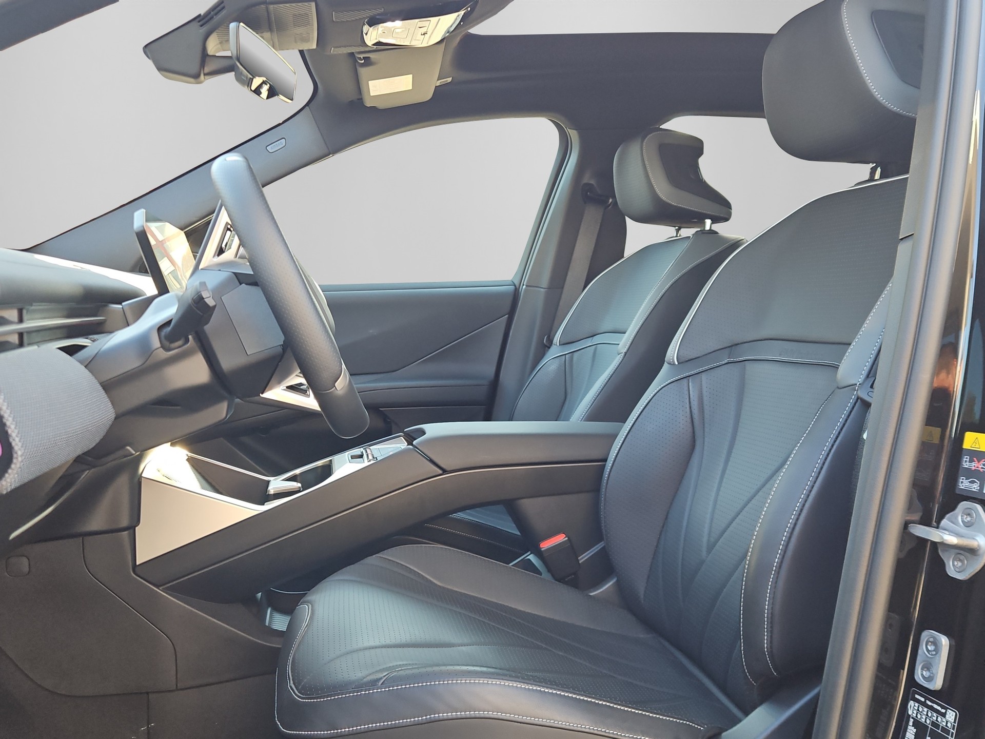 BMW iX3 50 xDrive-image-24