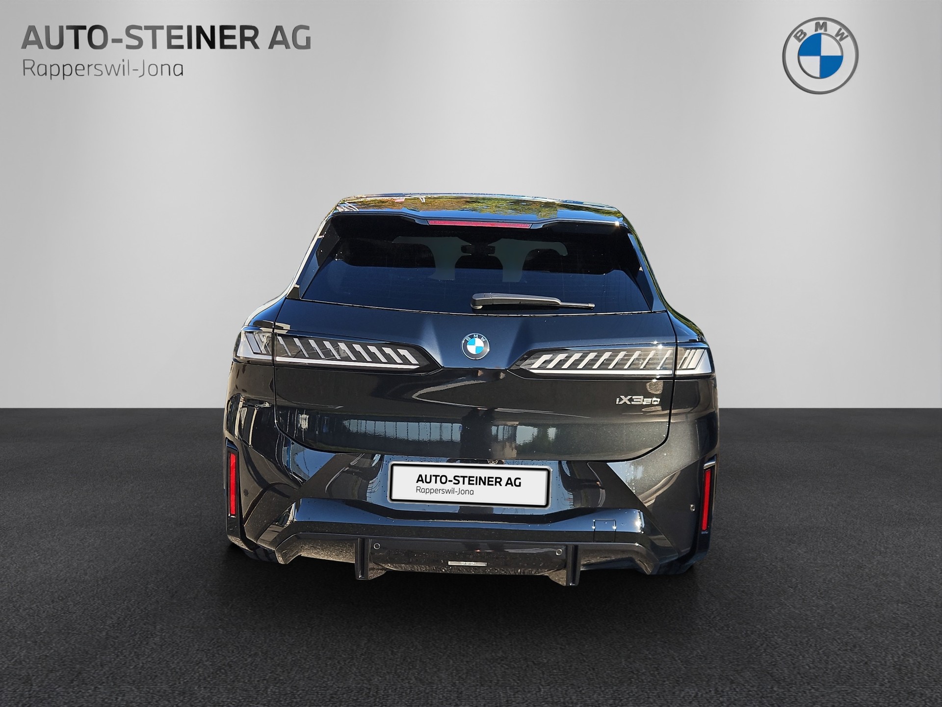 BMW iX3 50 xDrive-image-3