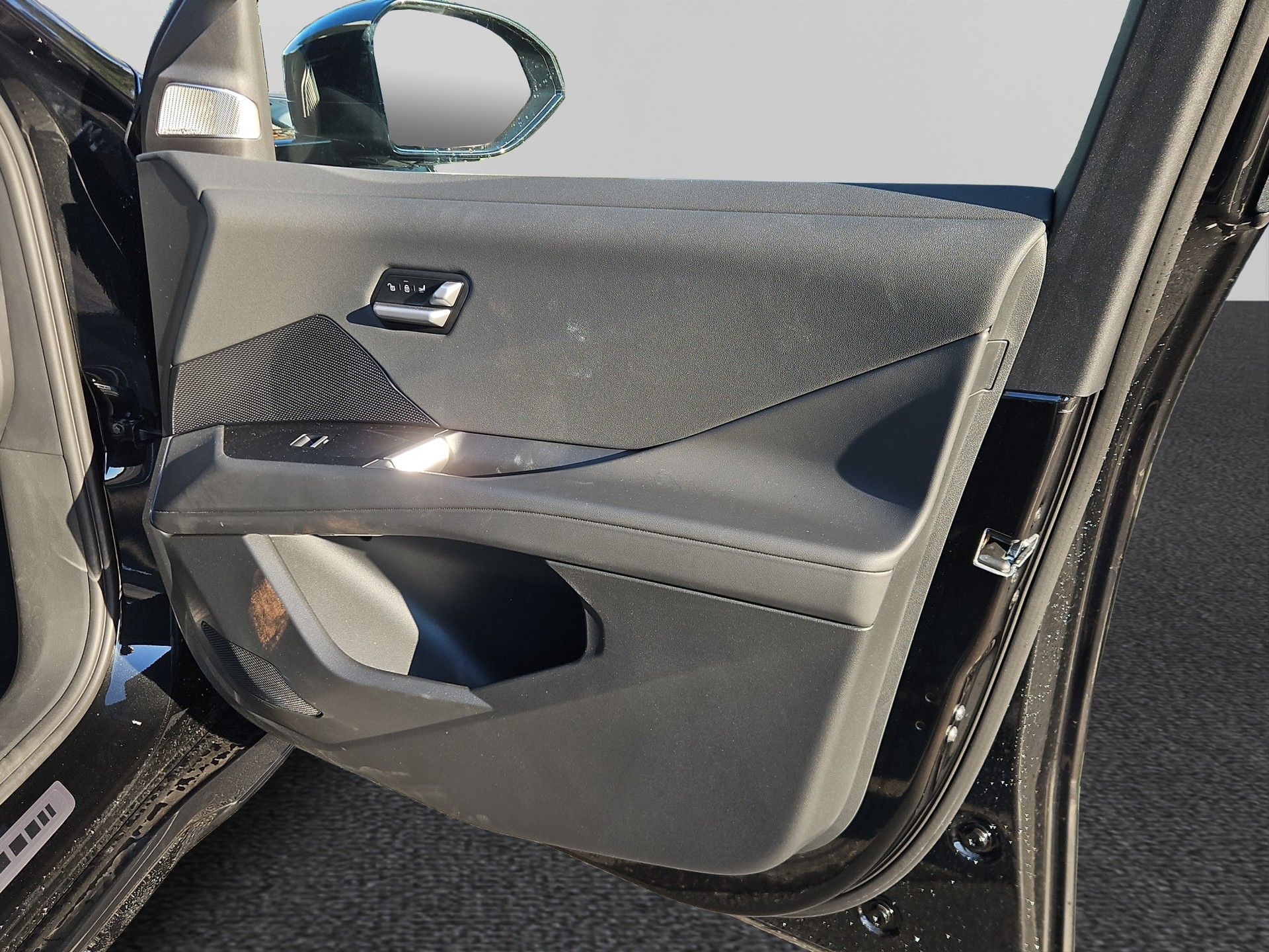 BMW iX3 50 xDrive-image-20