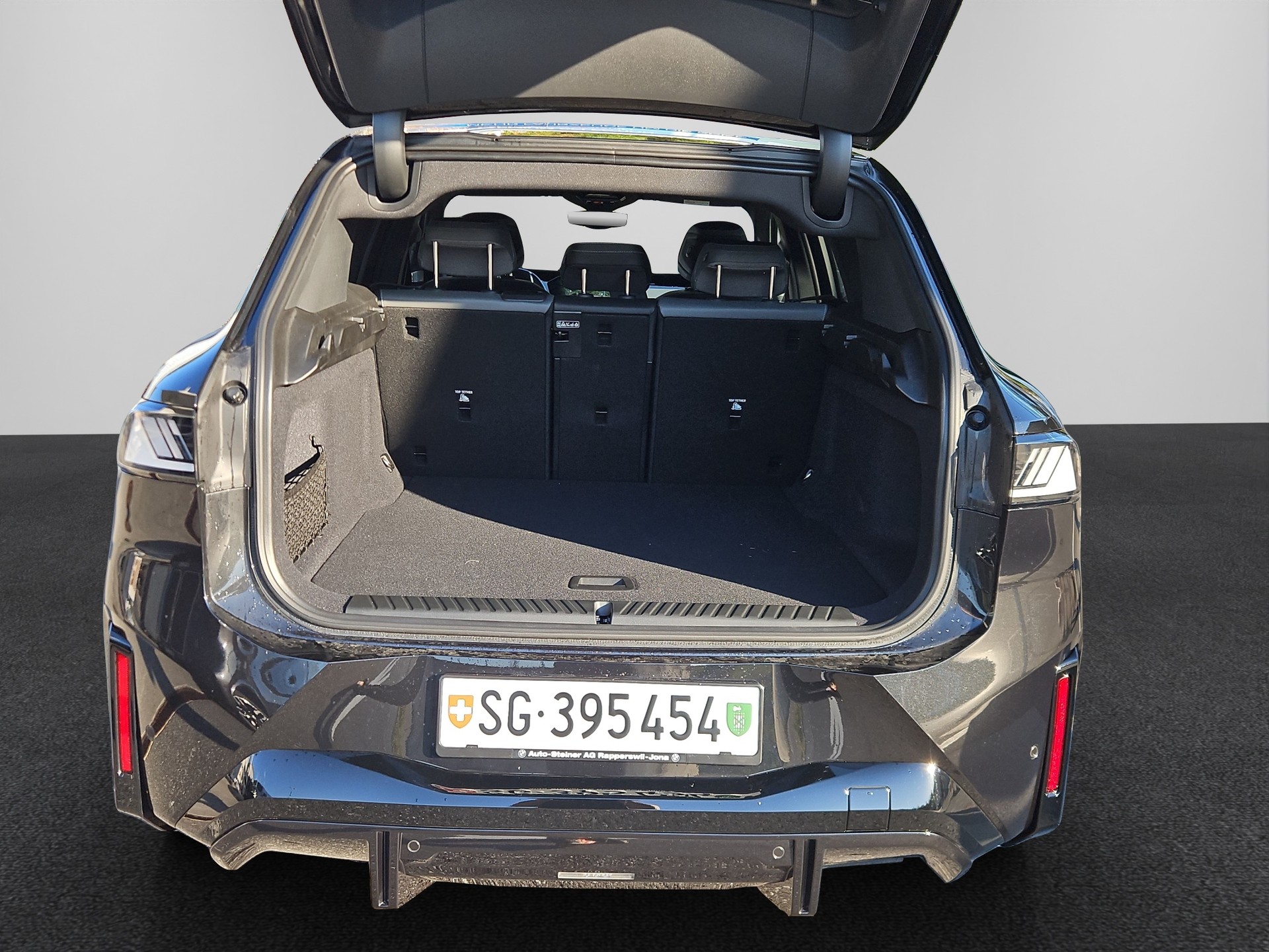 BMW iX3 50 xDrive-image-21